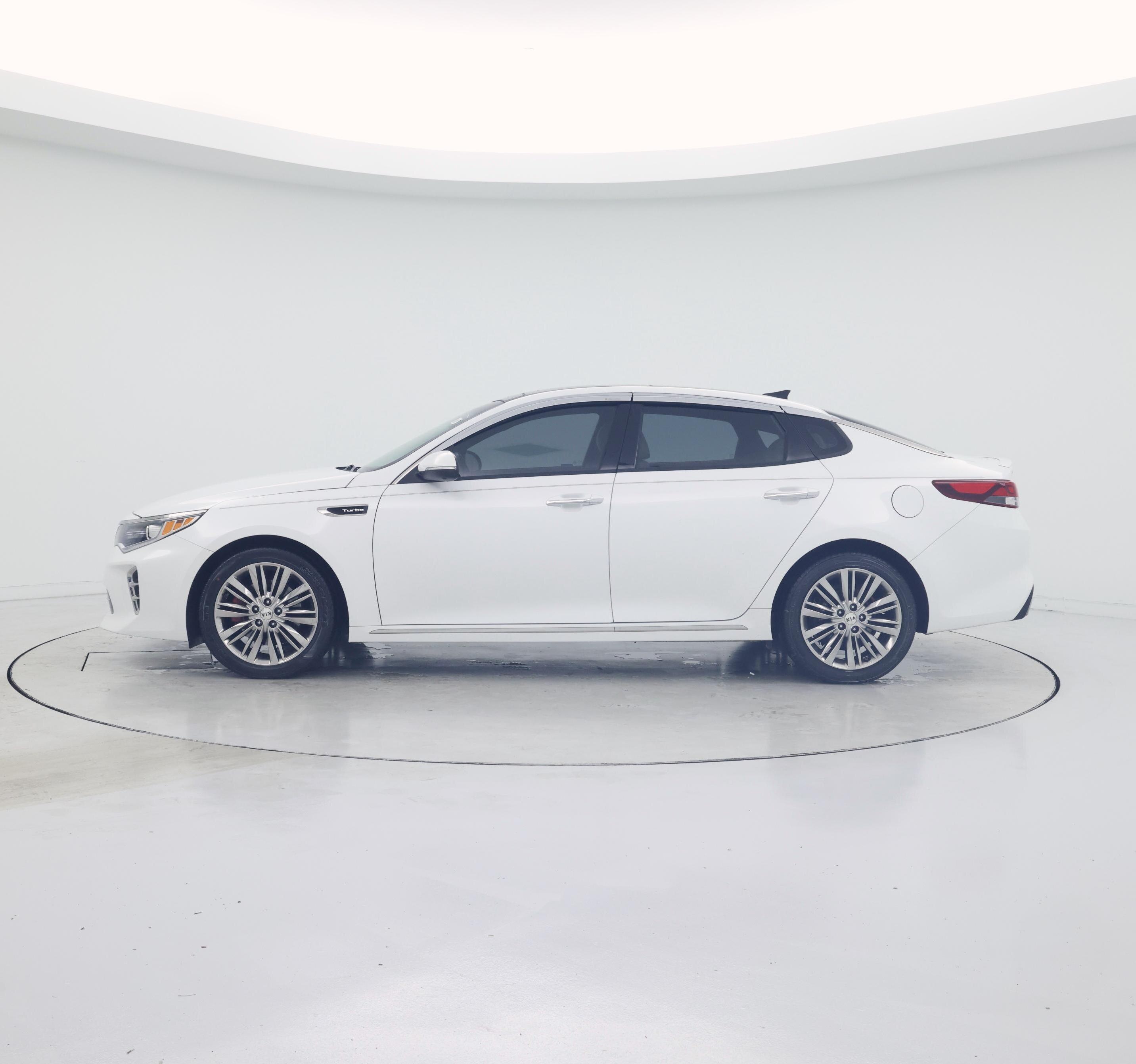 Thumbnail: 2016 Kia Optima - 3