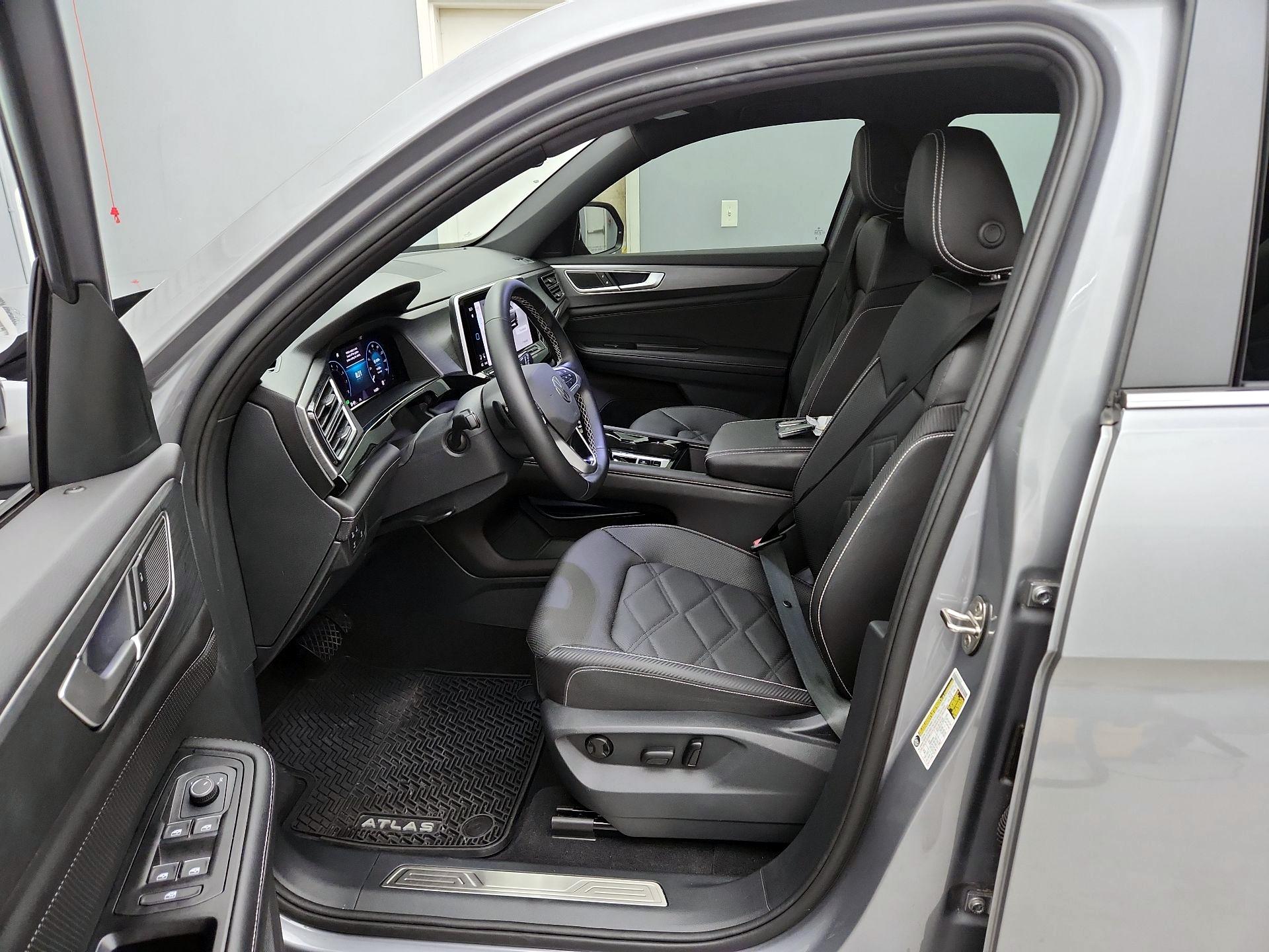 Thumbnail: 2025 Volkswagen Atlas - 11