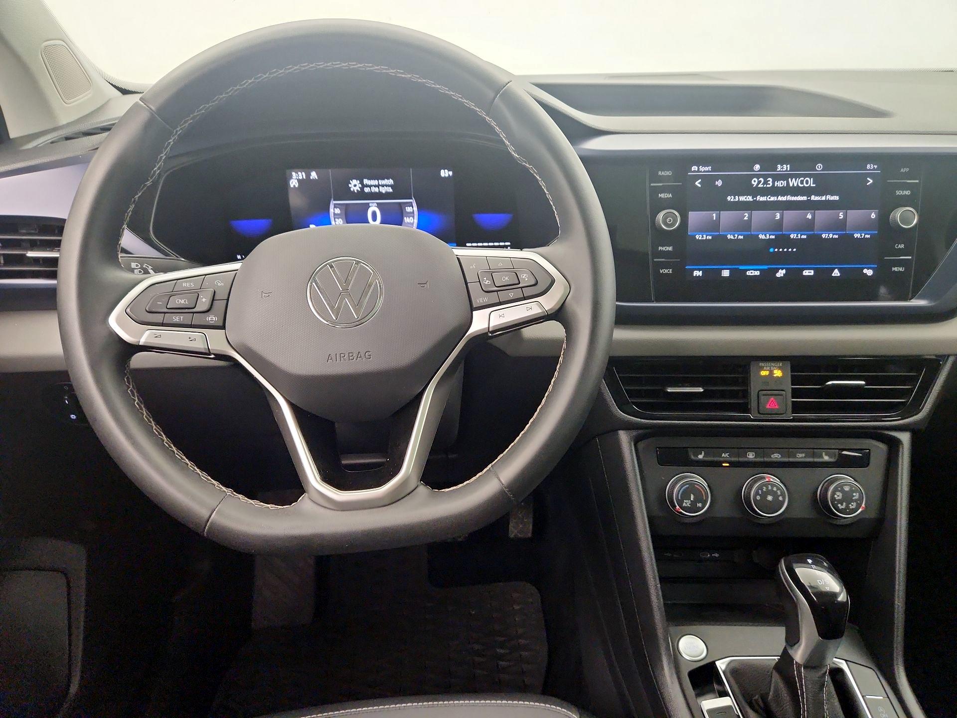Thumbnail: 2022 Volkswagen Taos - 10