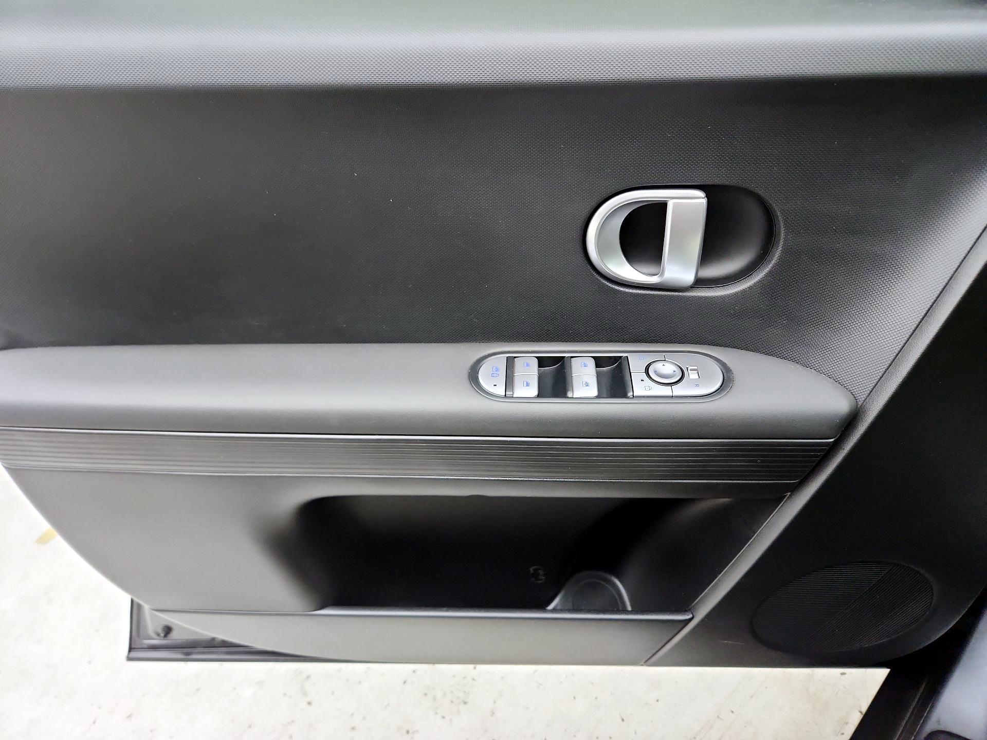 Thumbnail: 2024 Hyundai Ioniq 5 - 12