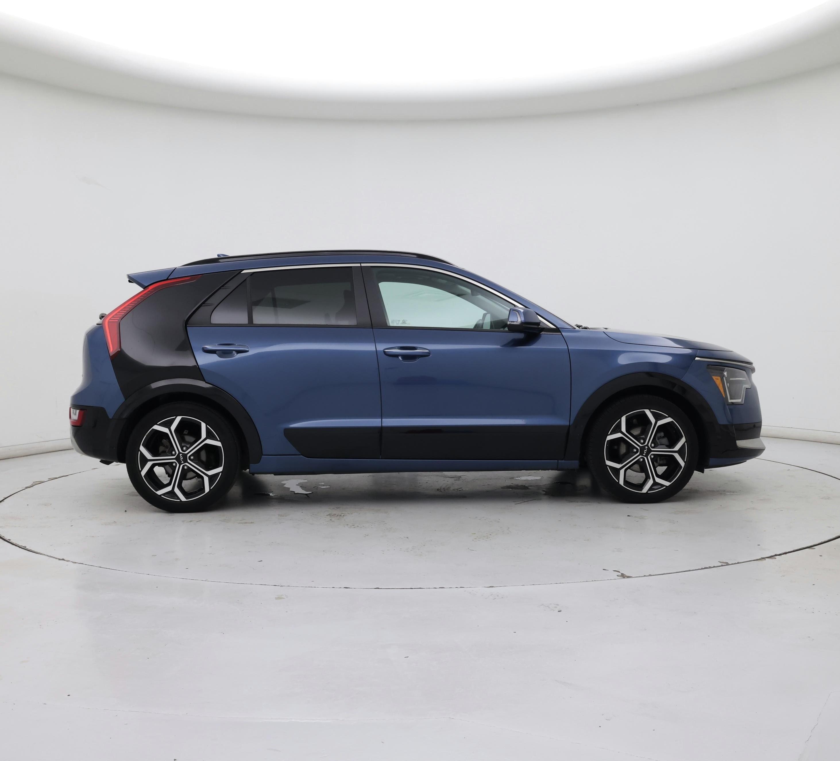 Thumbnail: 2023 Kia Niro - 7