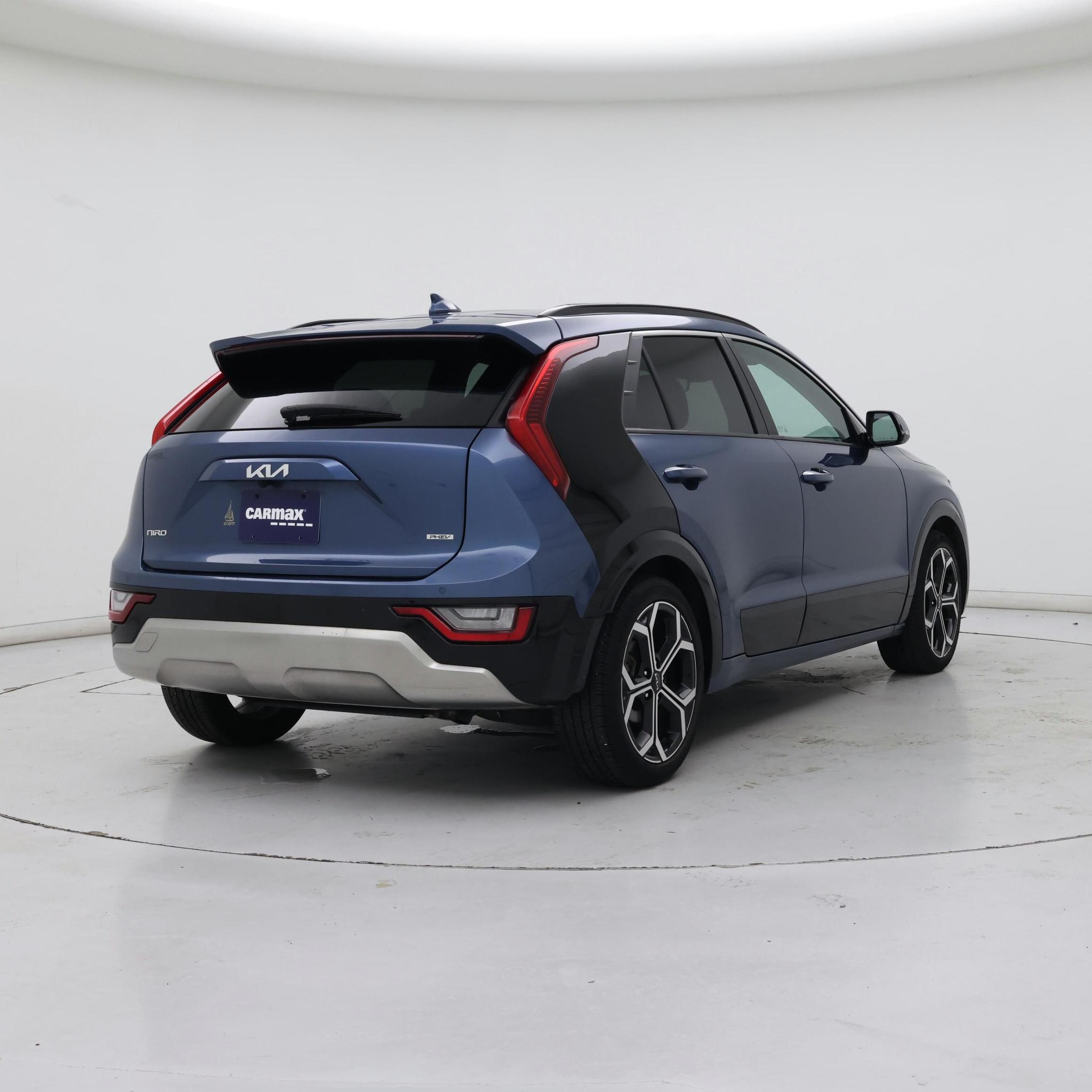 Thumbnail: 2023 Kia Niro - 8