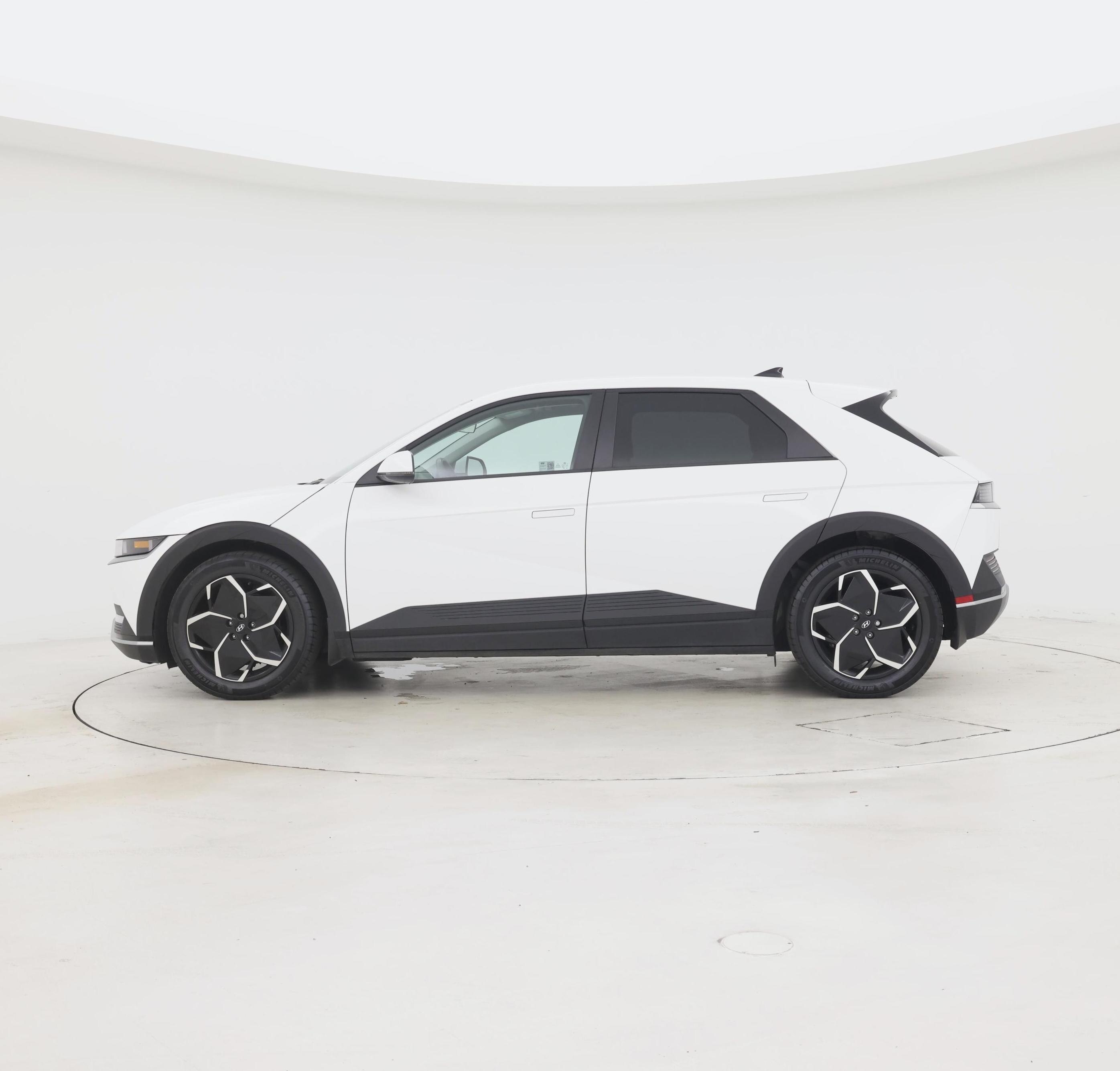 Thumbnail: 2024 Hyundai Ioniq 5 - 3