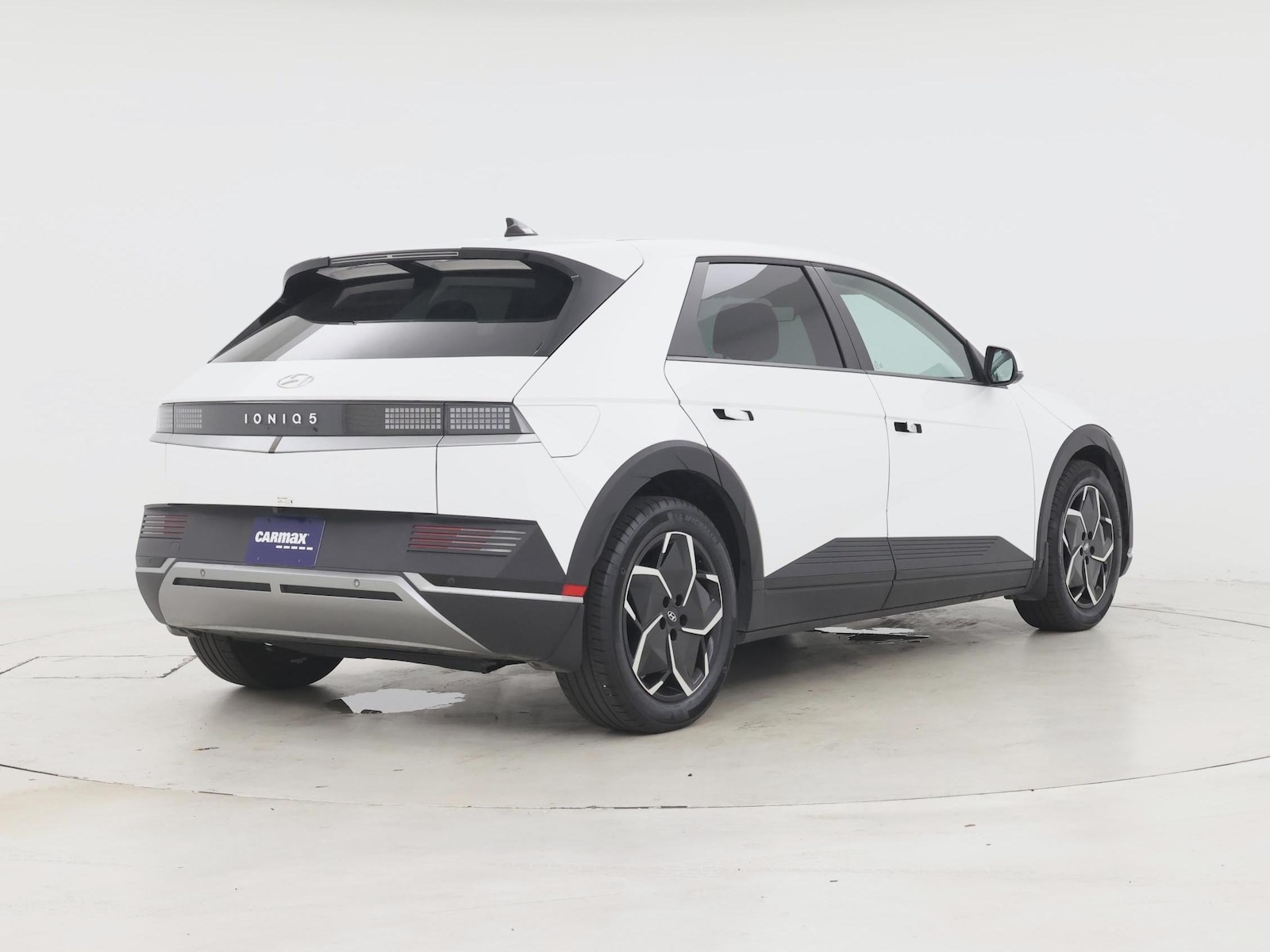 2024 Hyundai IONIQ 5 SE - Photo 9
