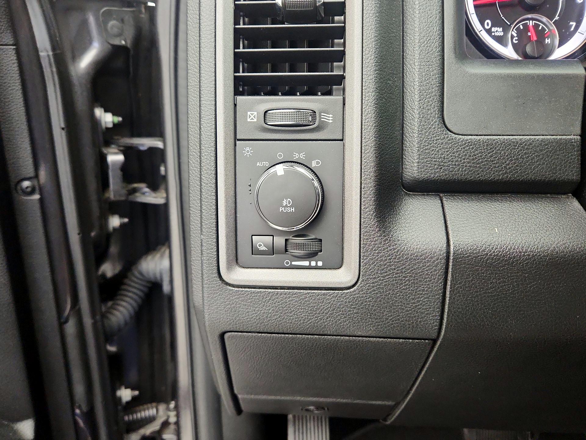 Thumbnail: 2021 RAM 1500 Classic - 13