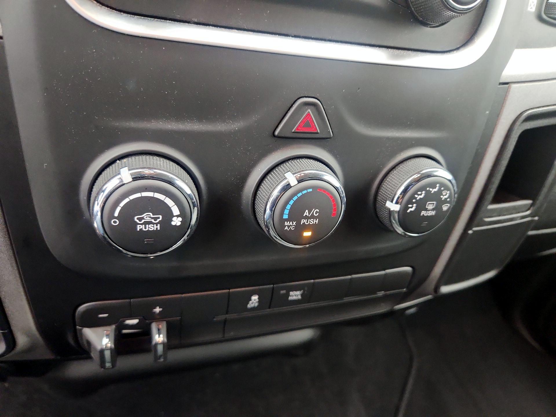 Thumbnail: 2021 RAM 1500 Classic - 16
