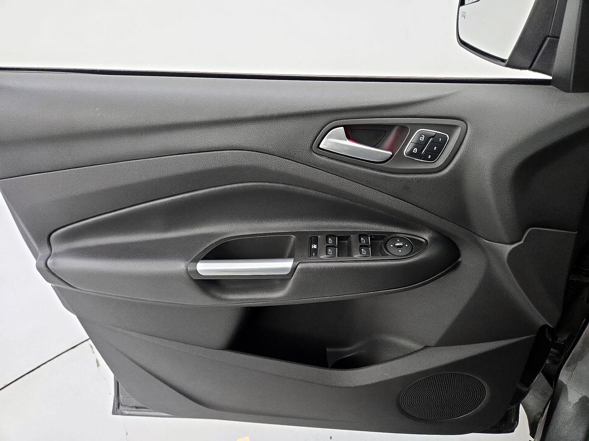 Thumbnail: 2015 Ford Escape - 12