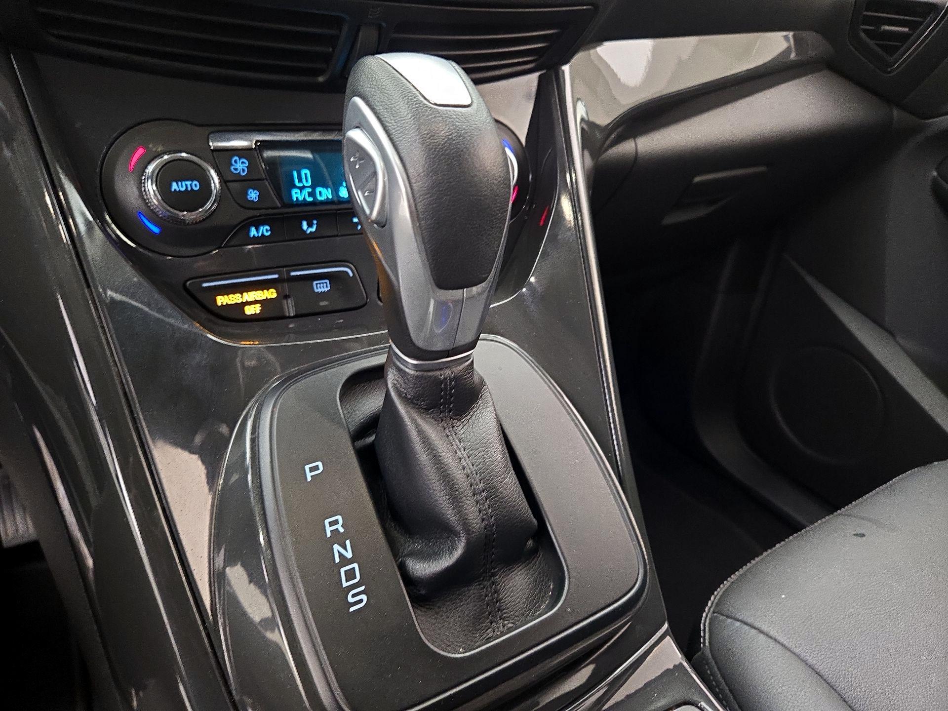 Thumbnail: 2015 Ford Escape - 17