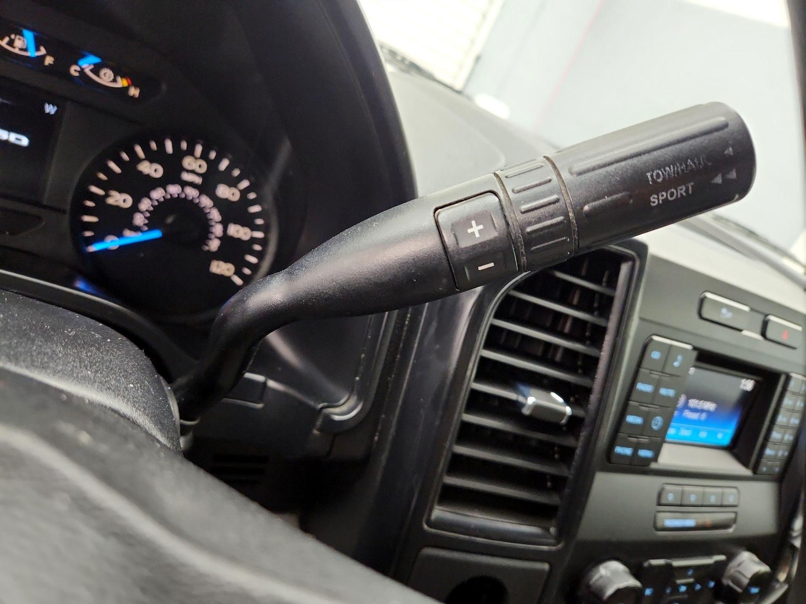2017 Ford F-150 XL - Photo 17
