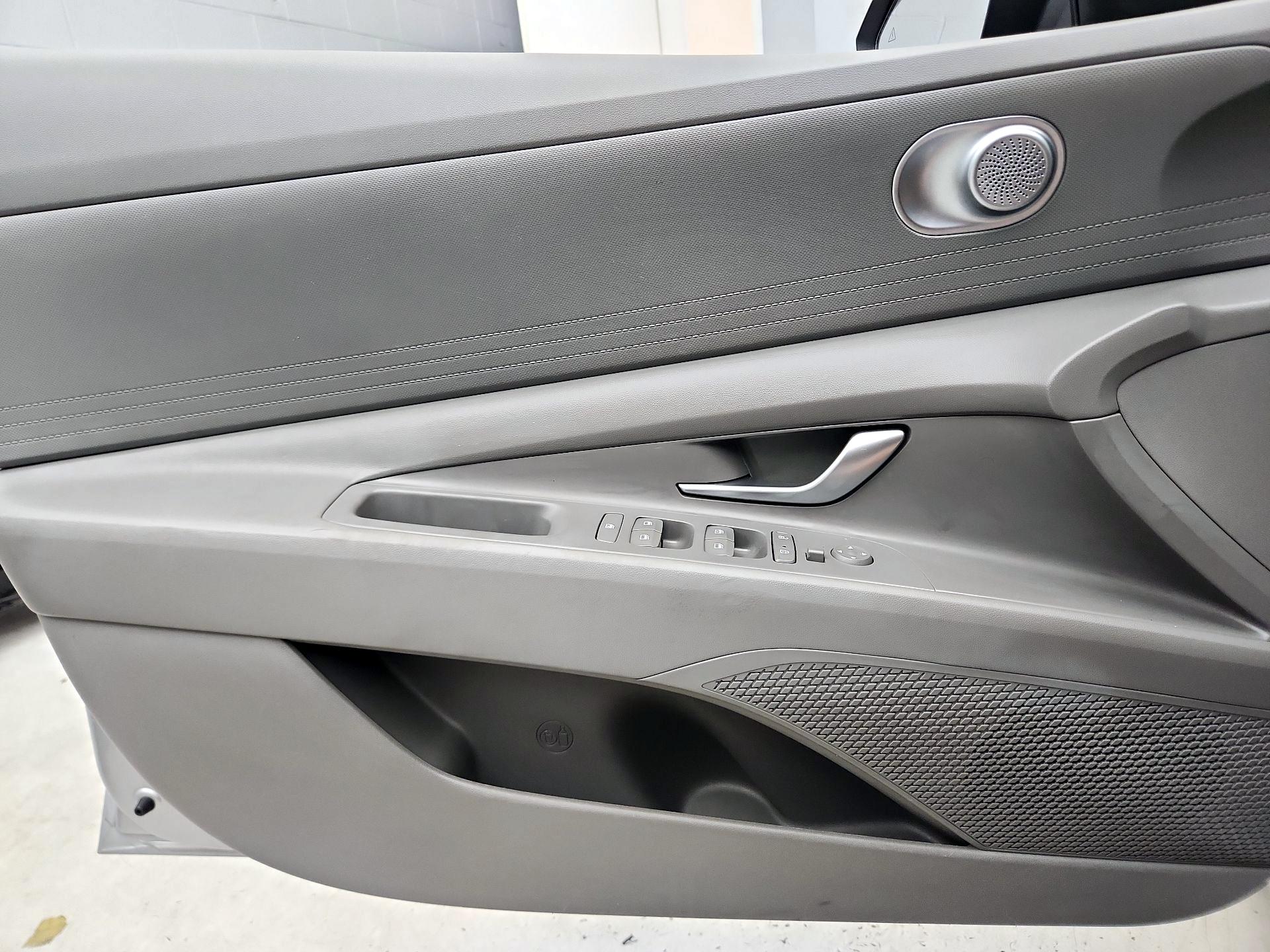 Thumbnail: 2023 Hyundai Elantra - 12