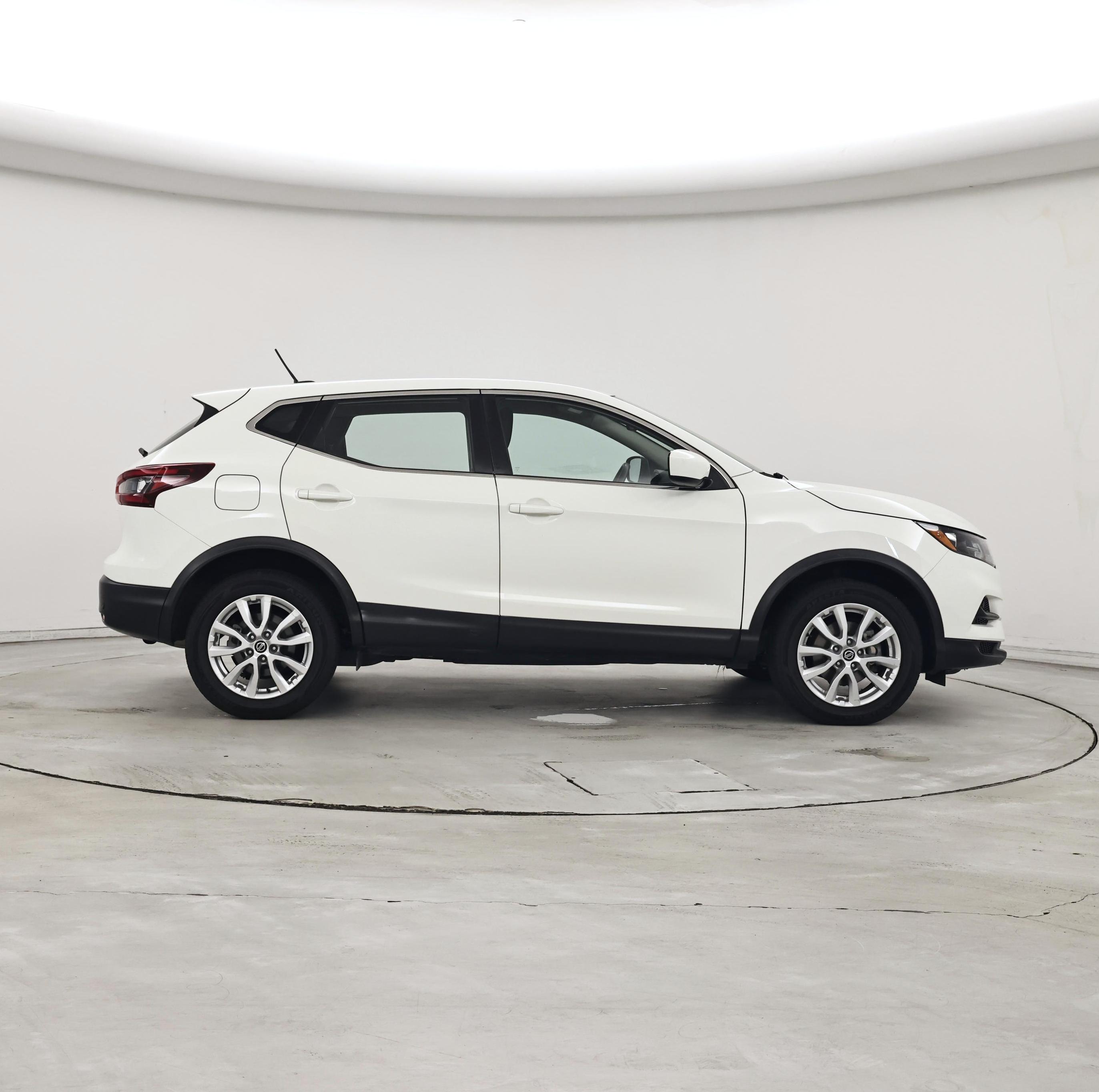 Thumbnail: 2021 Nissan Rogue Sport - 7