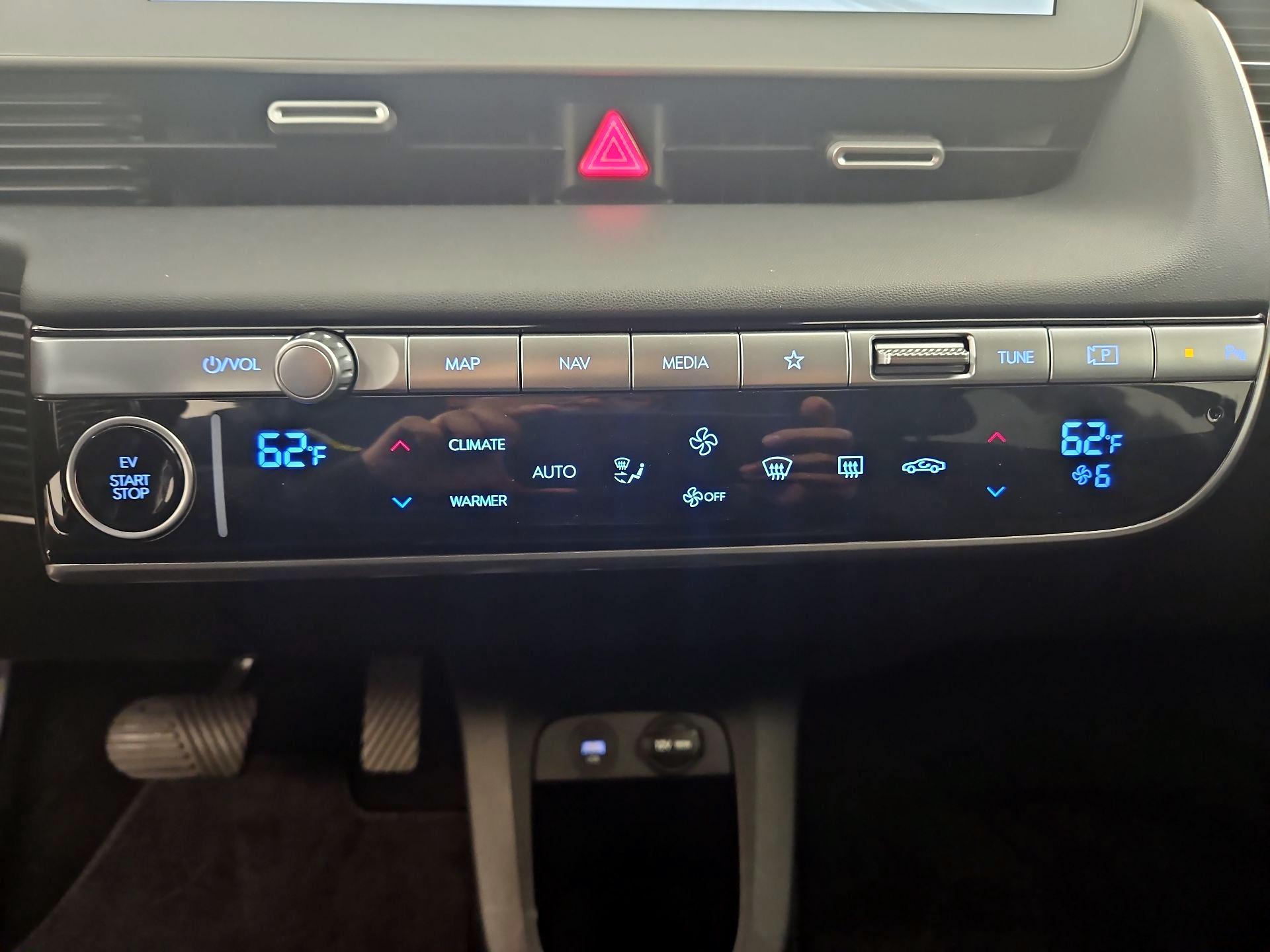 Thumbnail: 2024 Hyundai Ioniq 5 - 17