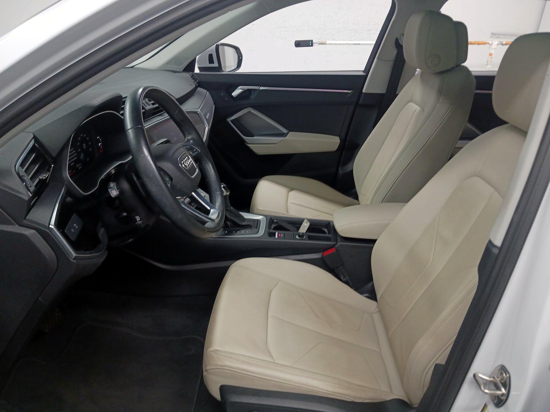 Thumbnail: 2022 Audi Q3 - 11