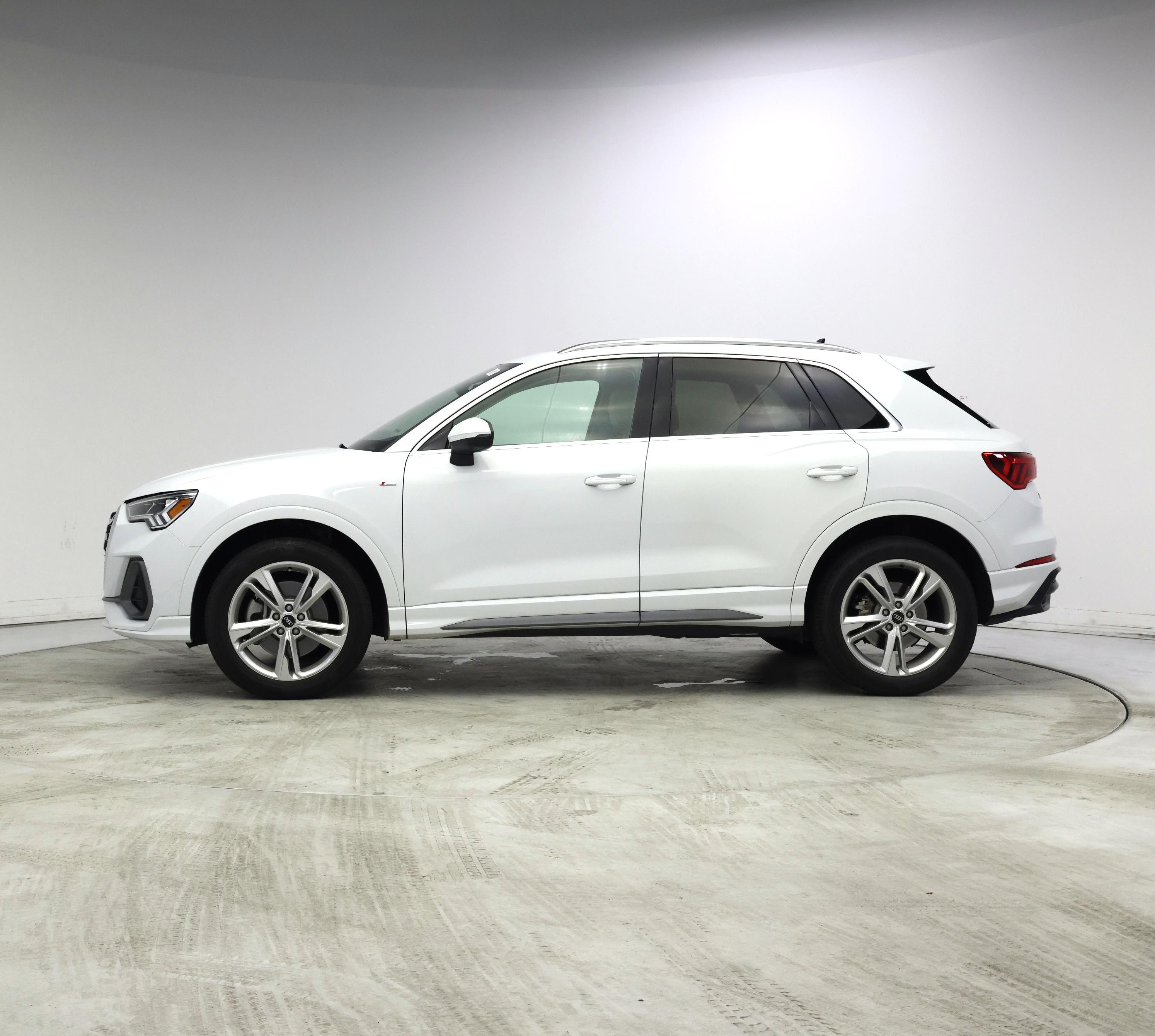 Thumbnail: 2022 Audi Q3 - 3