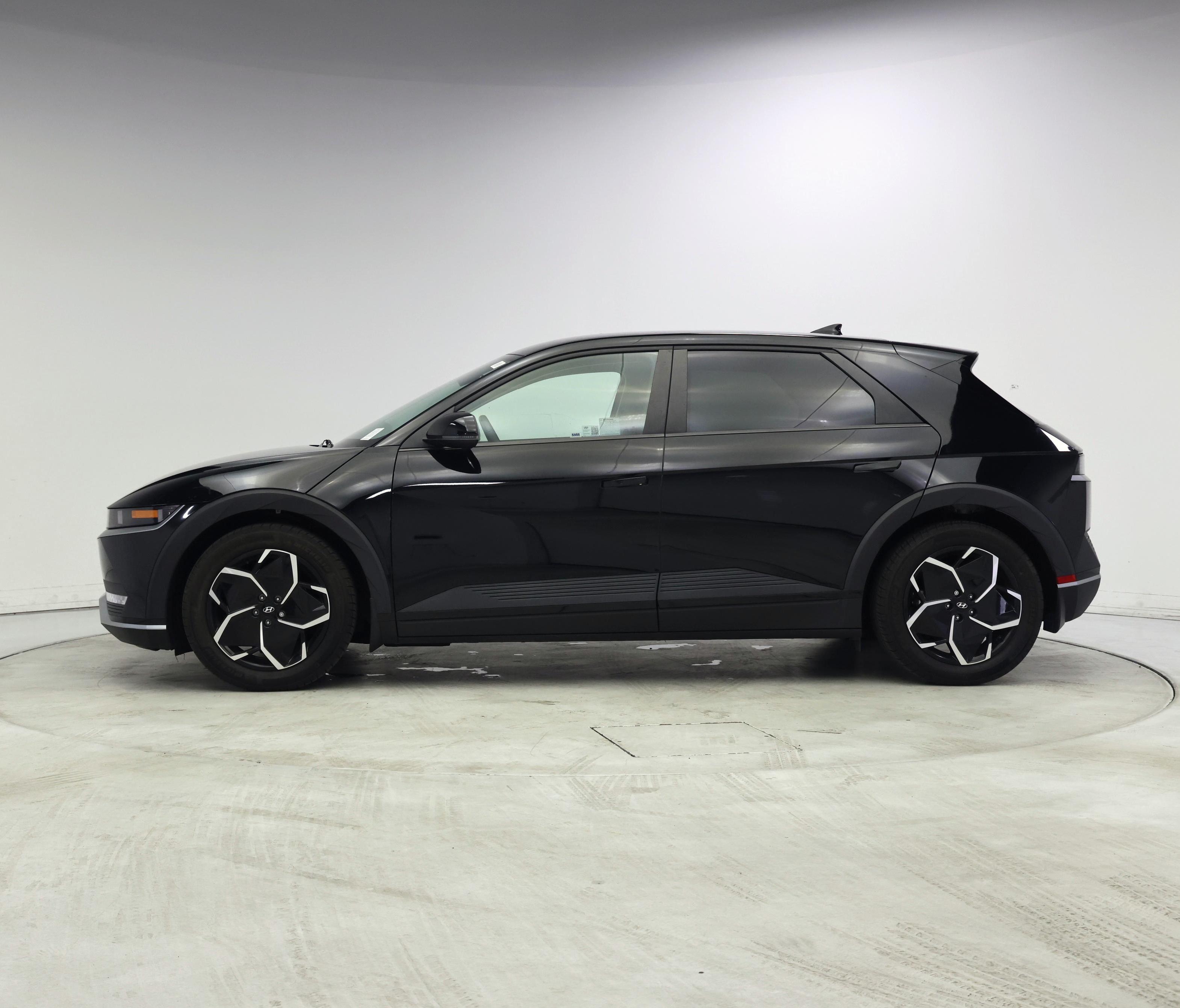 Thumbnail: 2024 Hyundai Ioniq 5 - 3