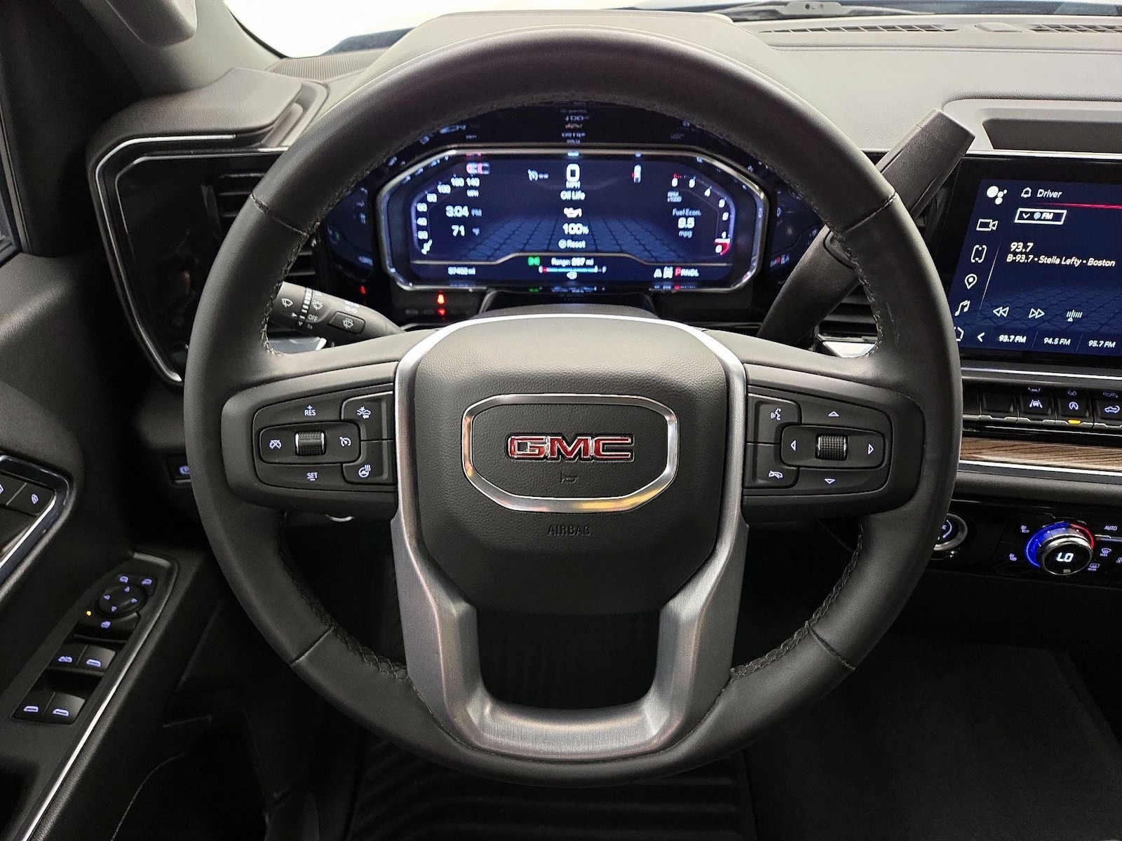 2024 GMC Sierra 1500 Elevation - Photo 11
