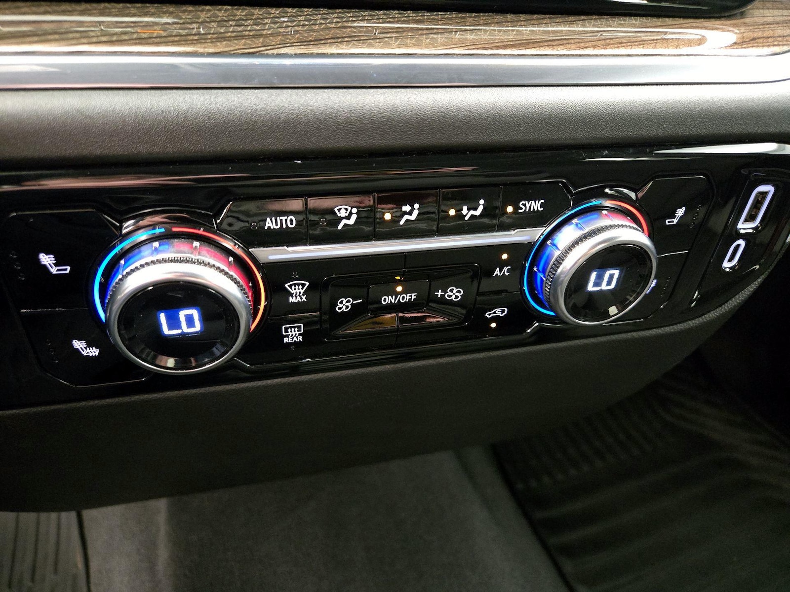 2024 GMC Sierra 1500 Elevation - Photo 17