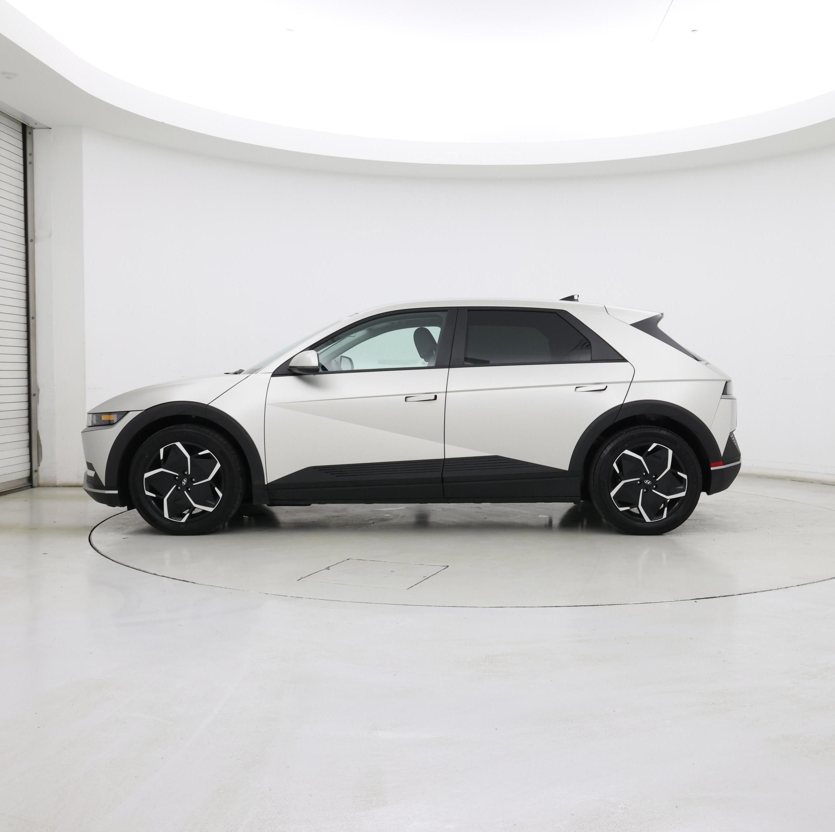 Thumbnail: 2024 Hyundai Ioniq 5 - 3