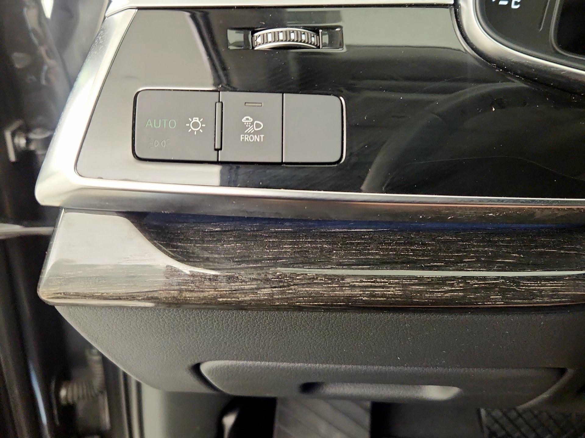Thumbnail: 2023 Audi Q7 - 13