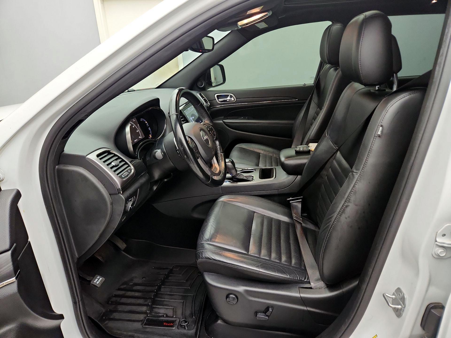 Thumbnail: 2020 Jeep Grand Cherokee - 11