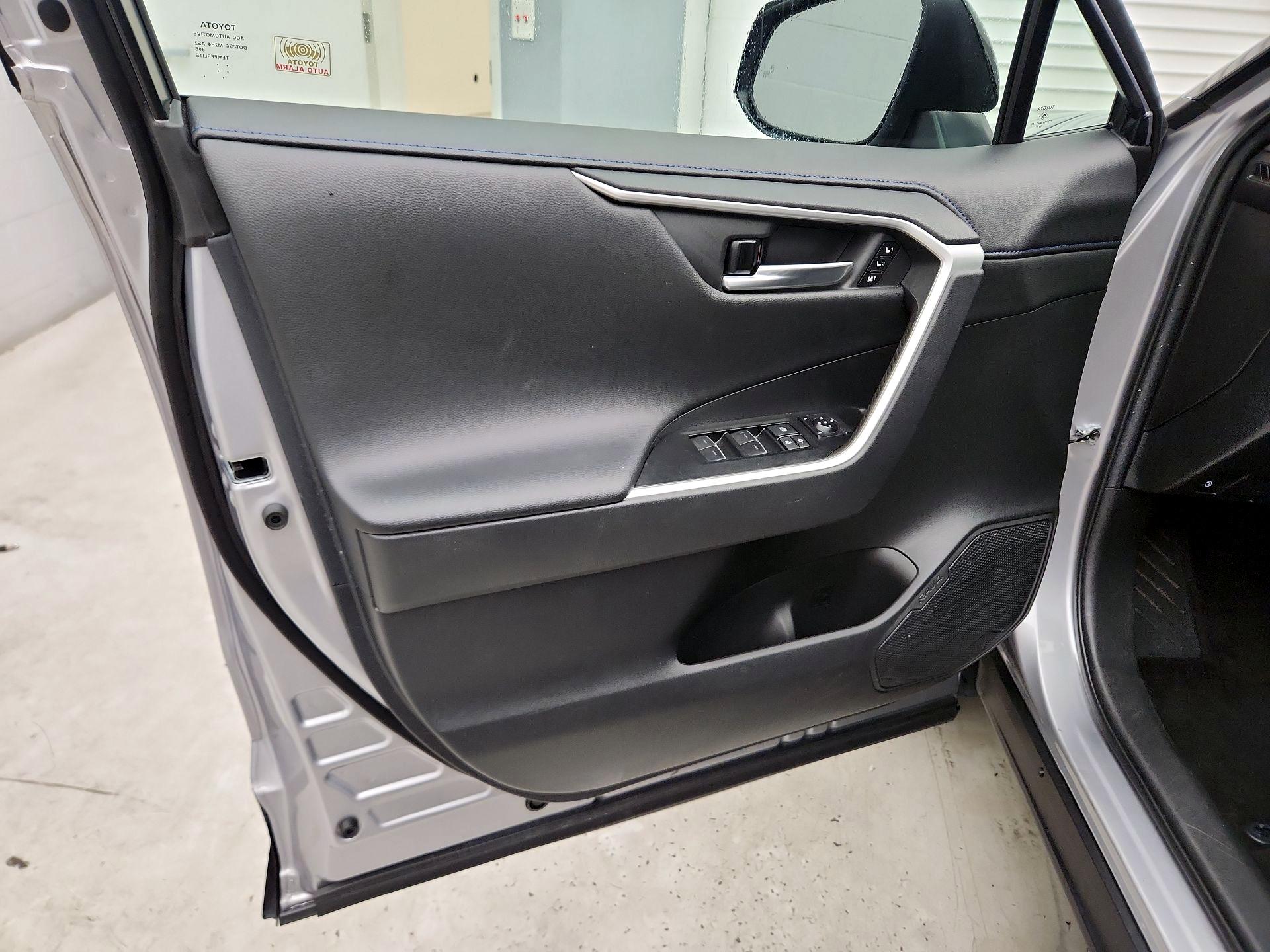 Thumbnail: 2023 Toyota RAV4 - 12