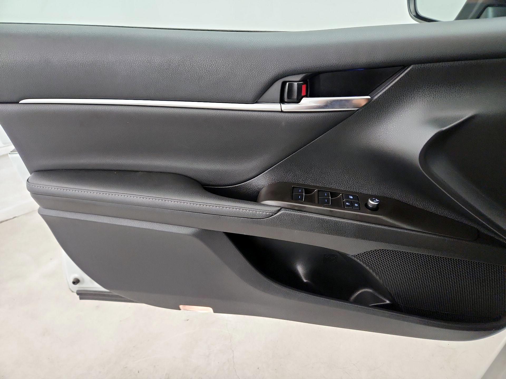Thumbnail: 2022 Toyota Camry - 12