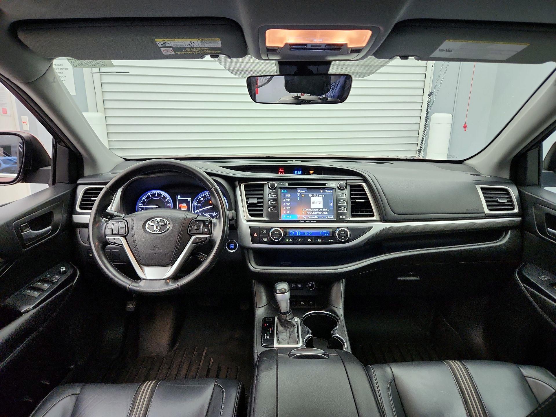 Thumbnail: 2017 Toyota Highlander - 9