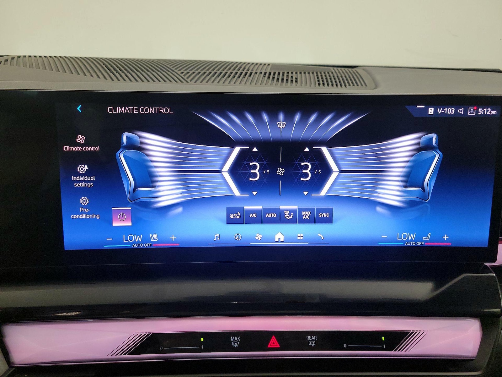 2025 BMW 5 Series 540i - Photo 18