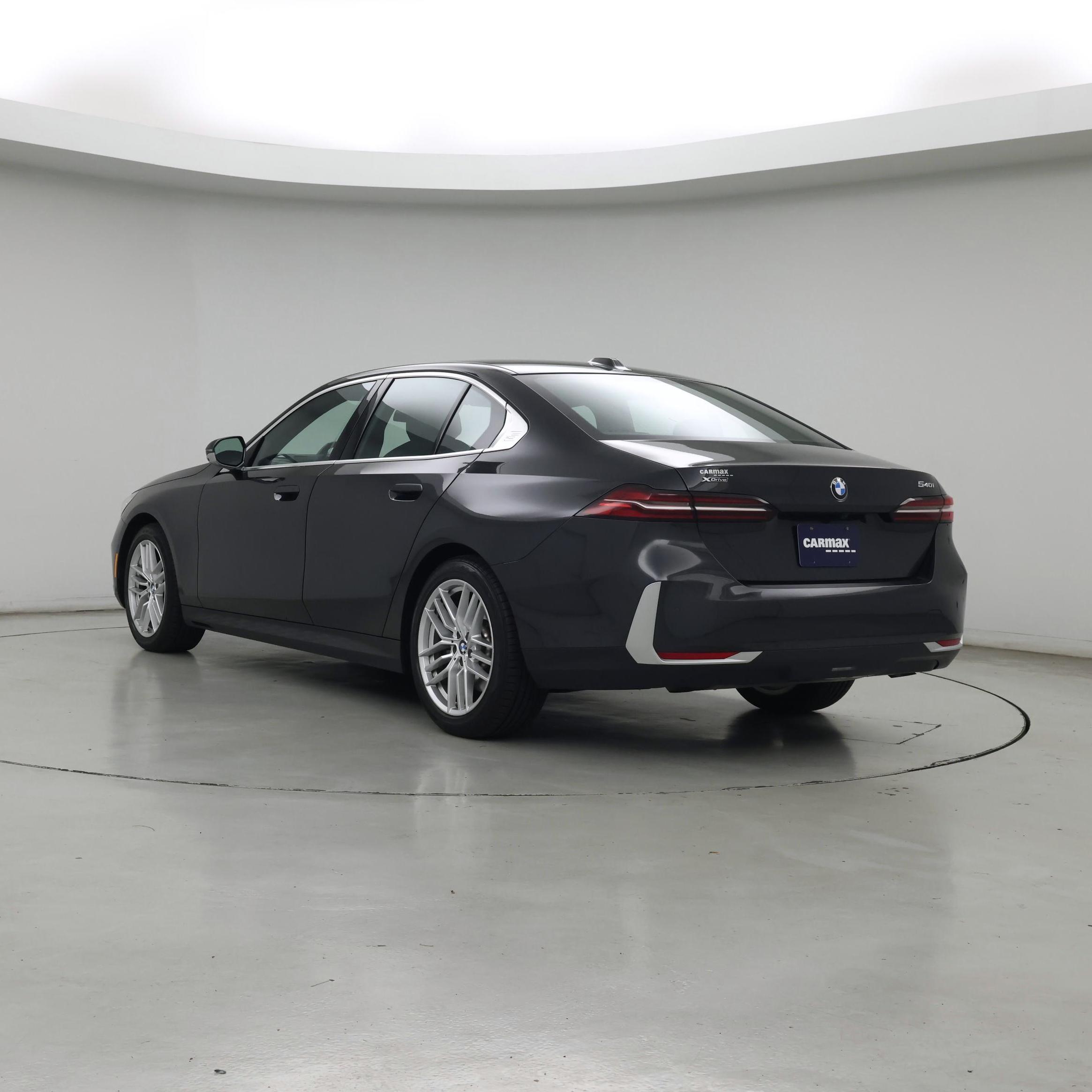 Thumbnail: 2025 BMW 5 Series - 2