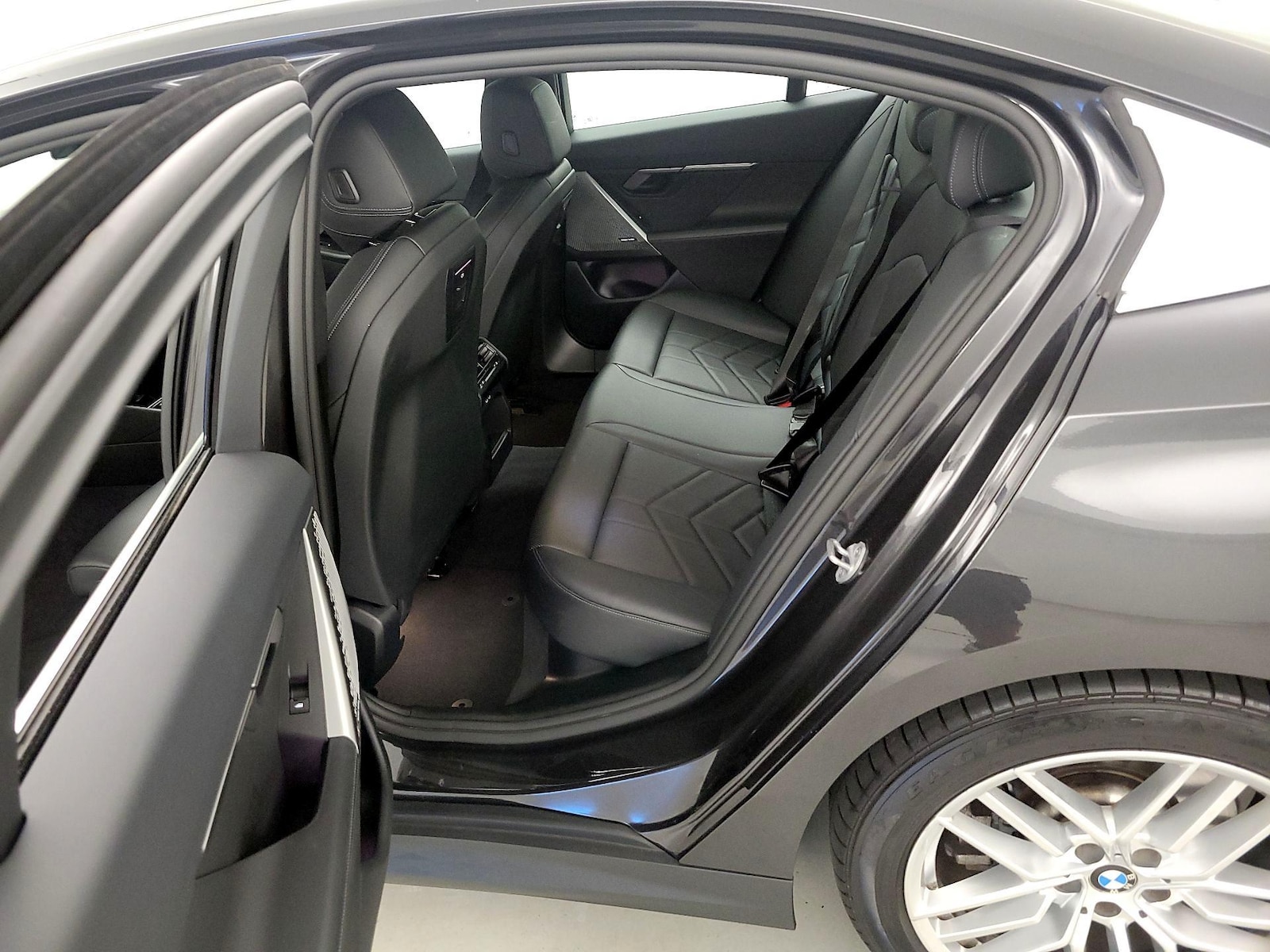 2025 BMW 5 Series 540i - Photo 22