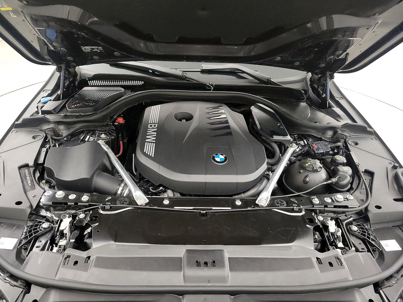 2025 BMW 5 Series 540i - Photo 24
