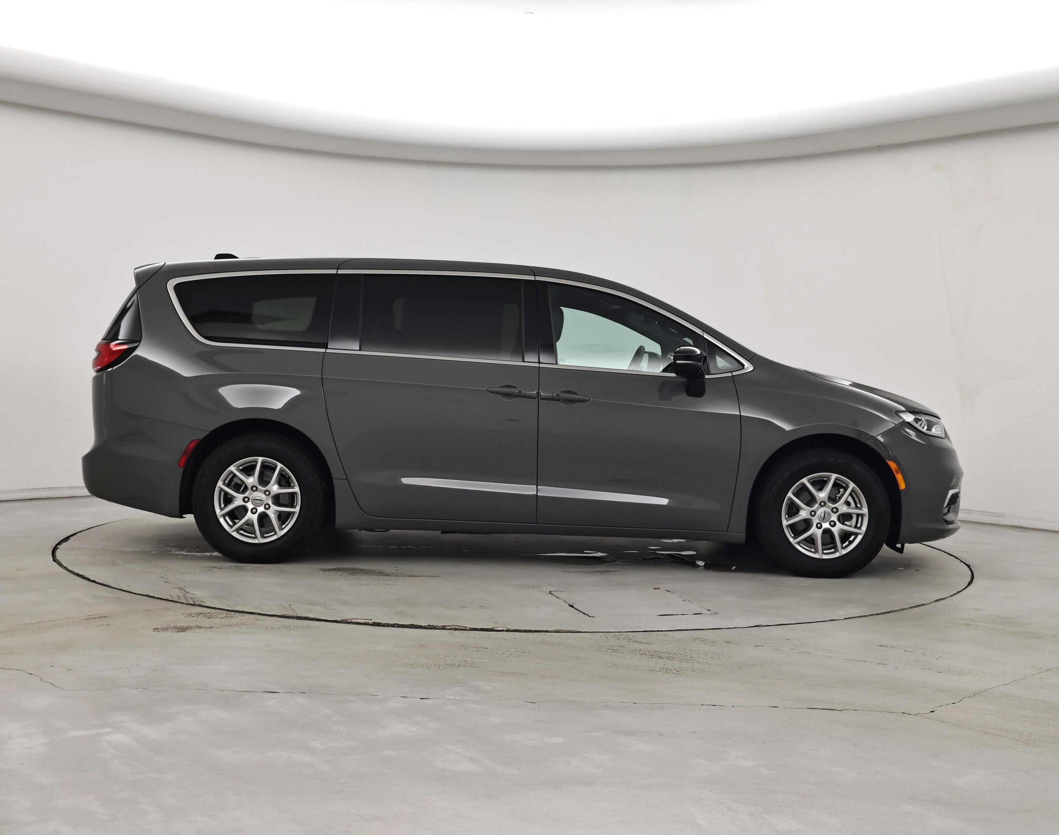 Thumbnail: 2025 Chrysler Pacifica - 7