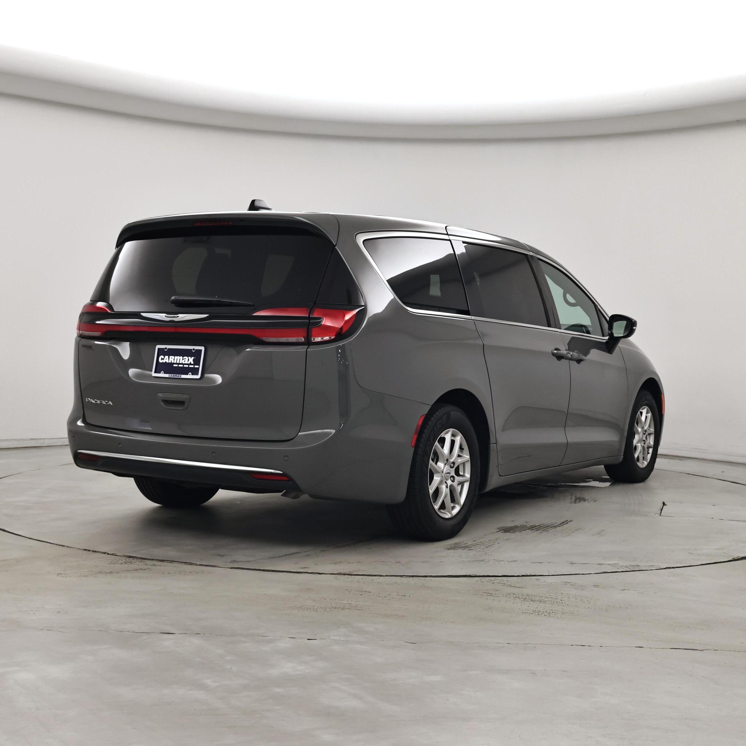 Thumbnail: 2025 Chrysler Pacifica - 8