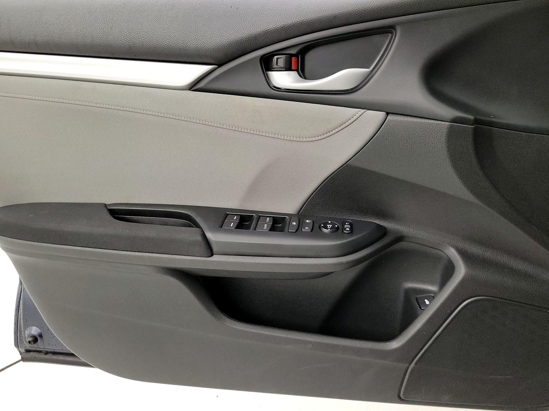 Thumbnail: 2017 Honda Civic - 12