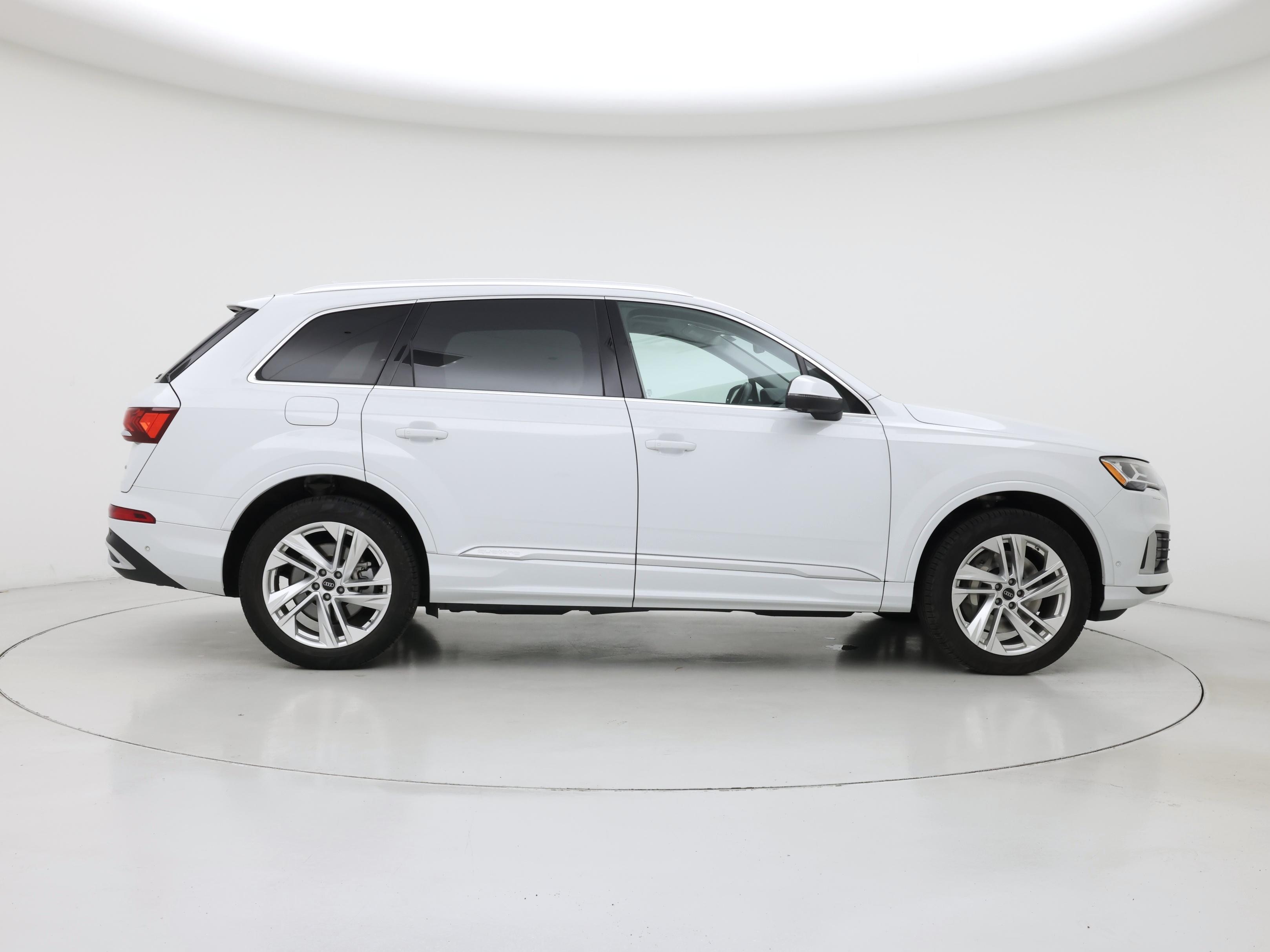 Thumbnail: 2023 Audi Q7 - 7