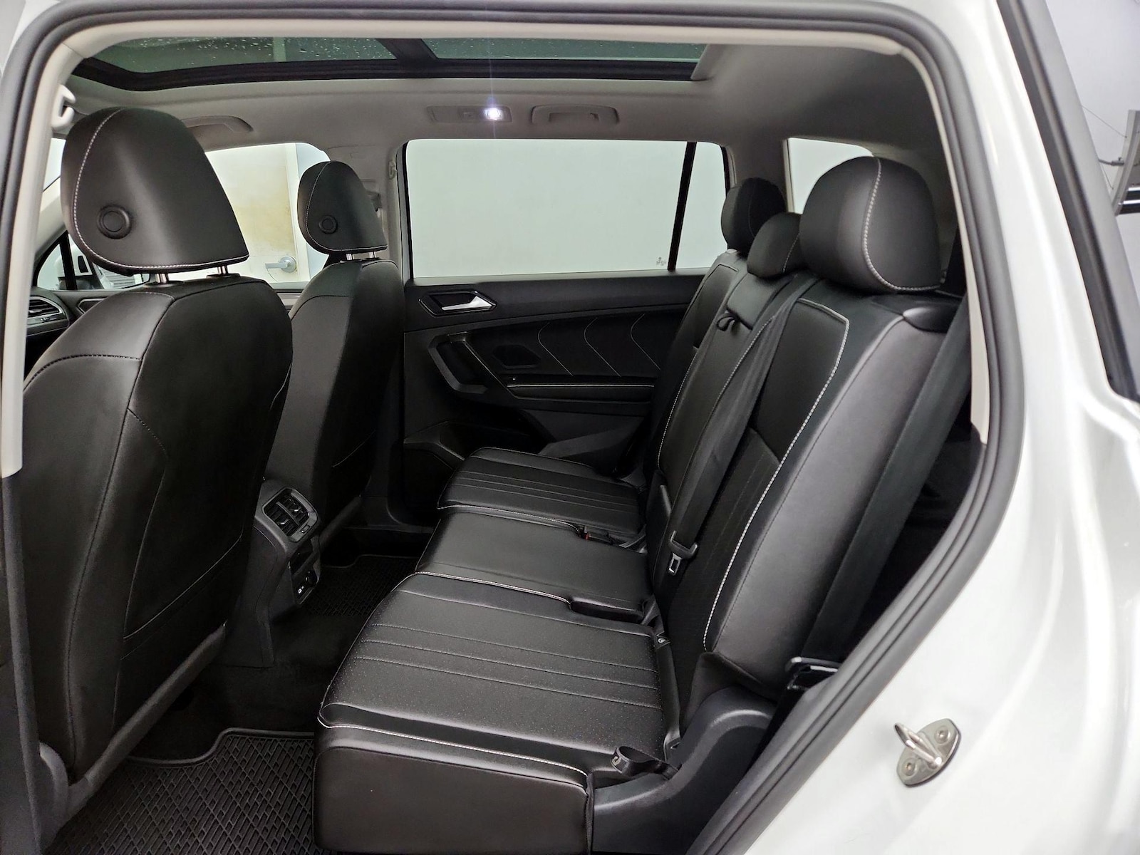 2023 Volkswagen Tiguan SE - Photo 21
