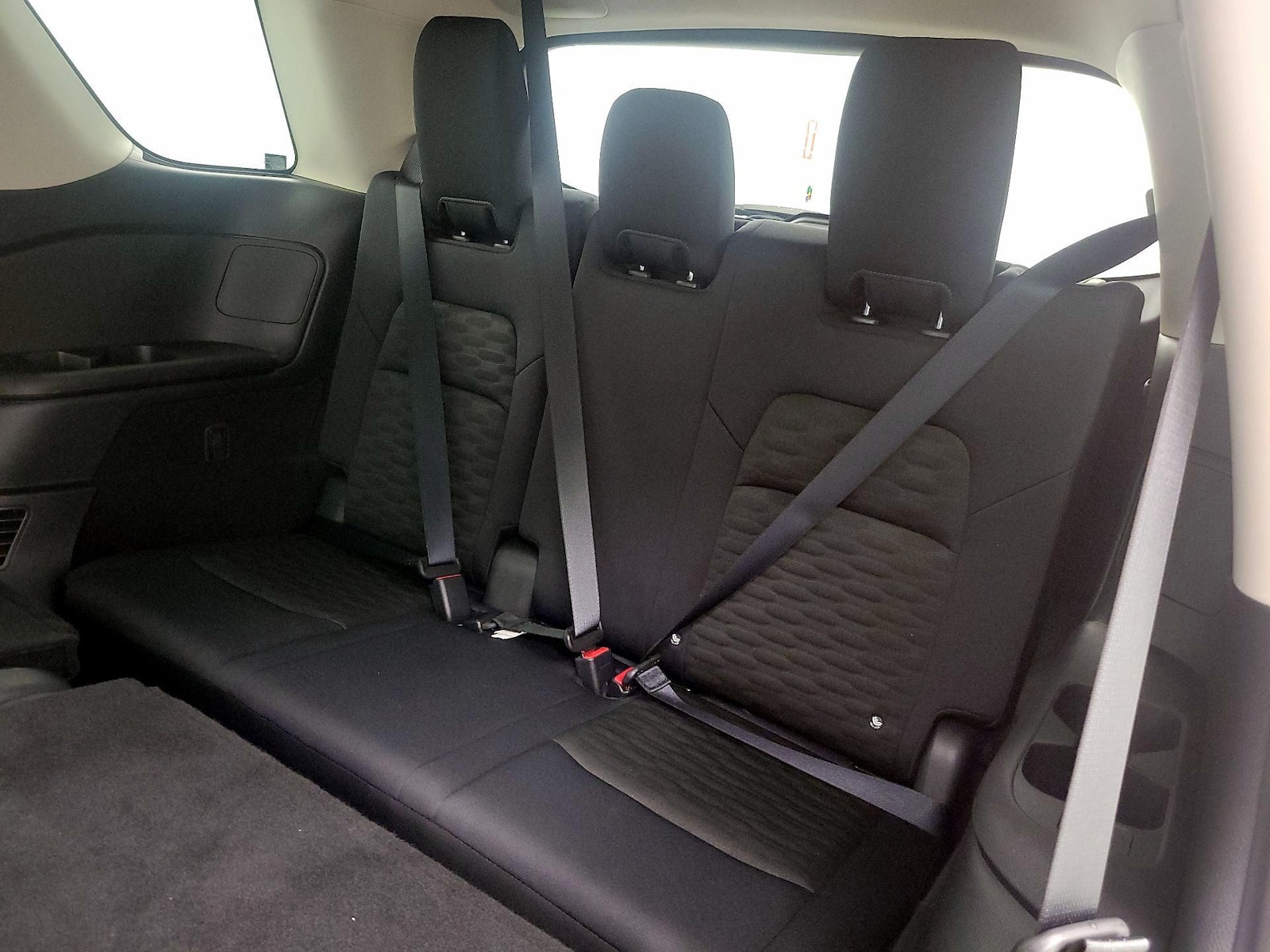 2025 Nissan Pathfinder SV - Photo 20