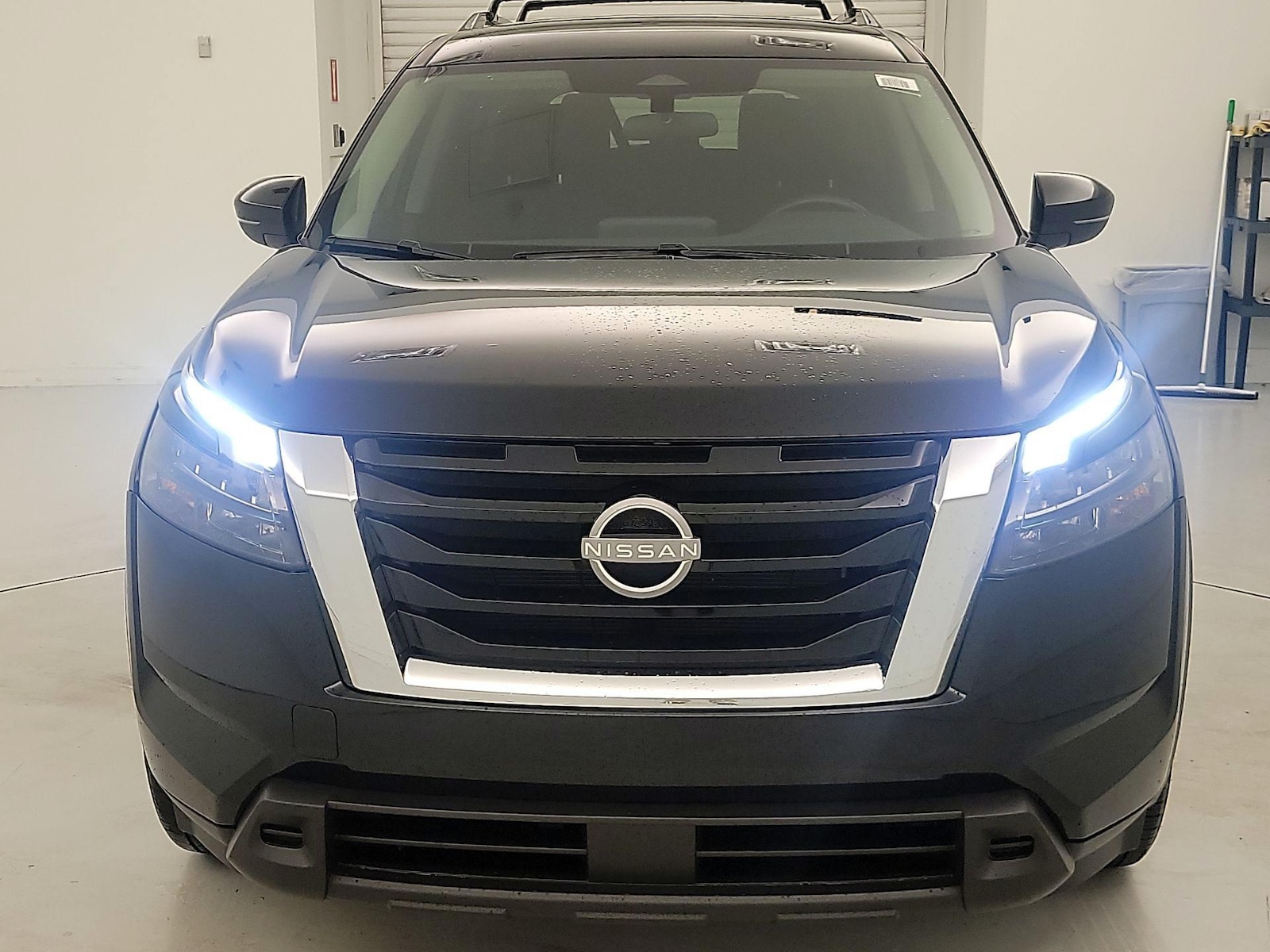 2025 Nissan Pathfinder SV - Photo 3