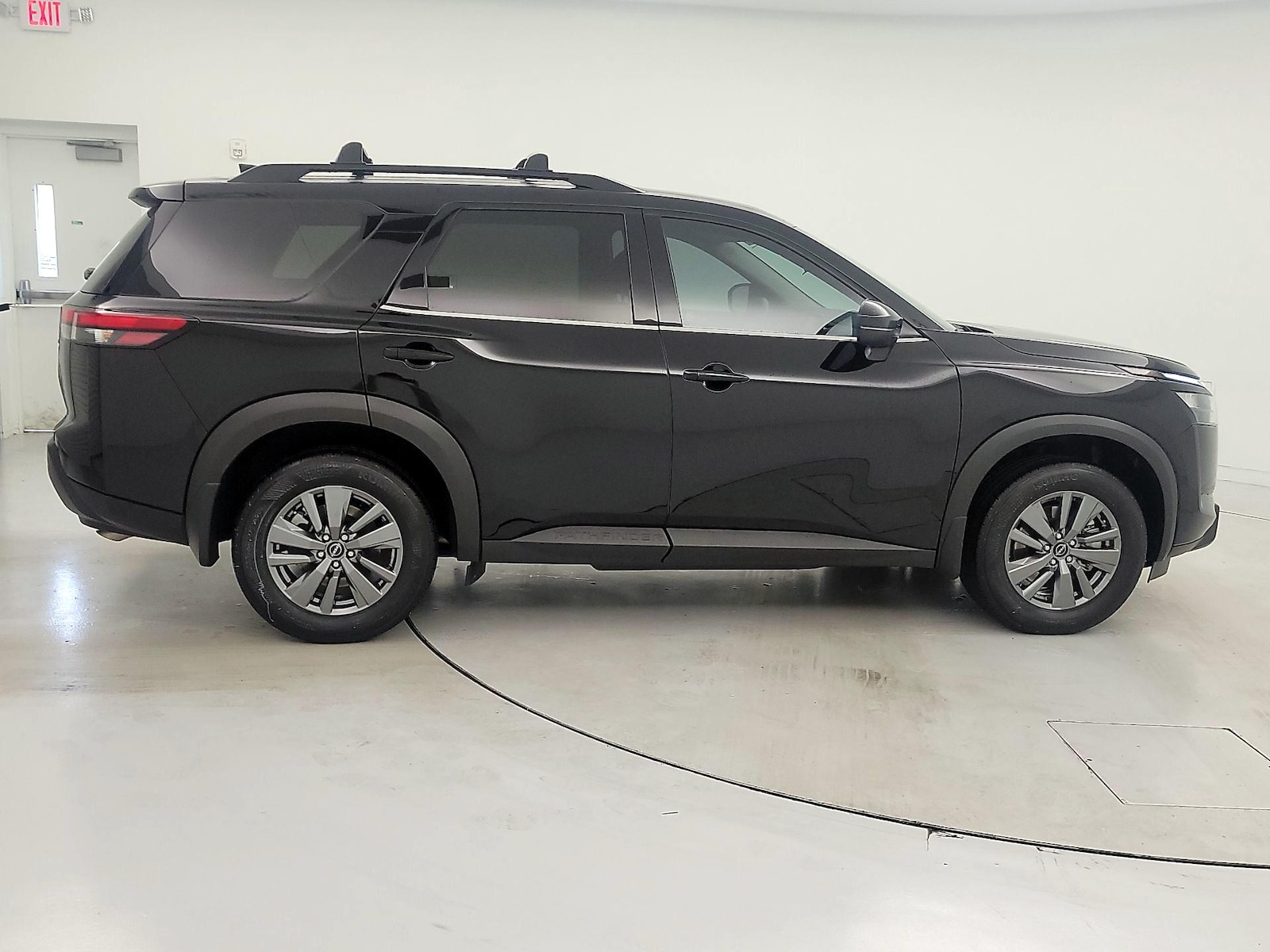 2025 Nissan Pathfinder SV - Photo 5