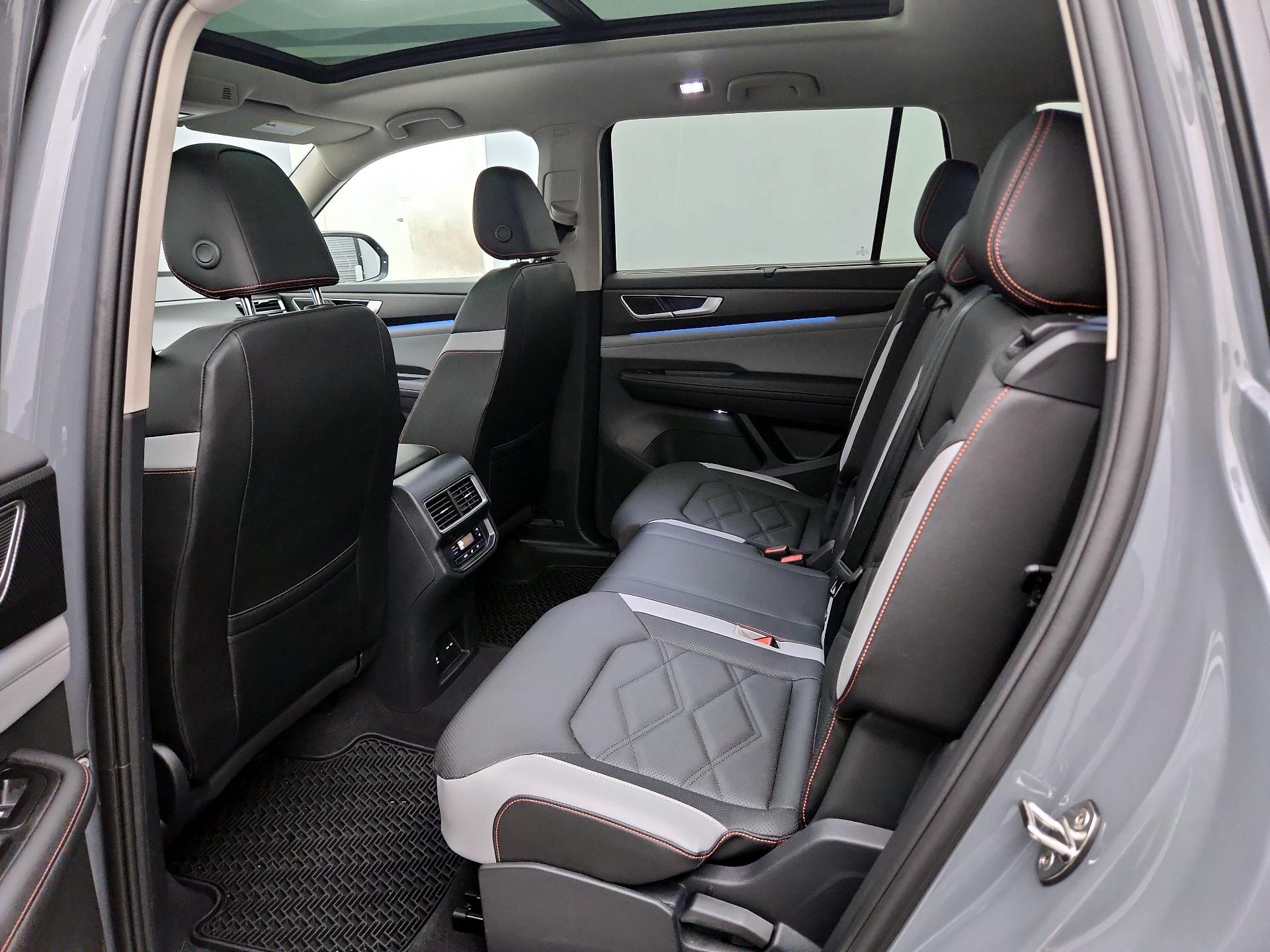 Thumbnail: 2025 Volkswagen Atlas - 20
