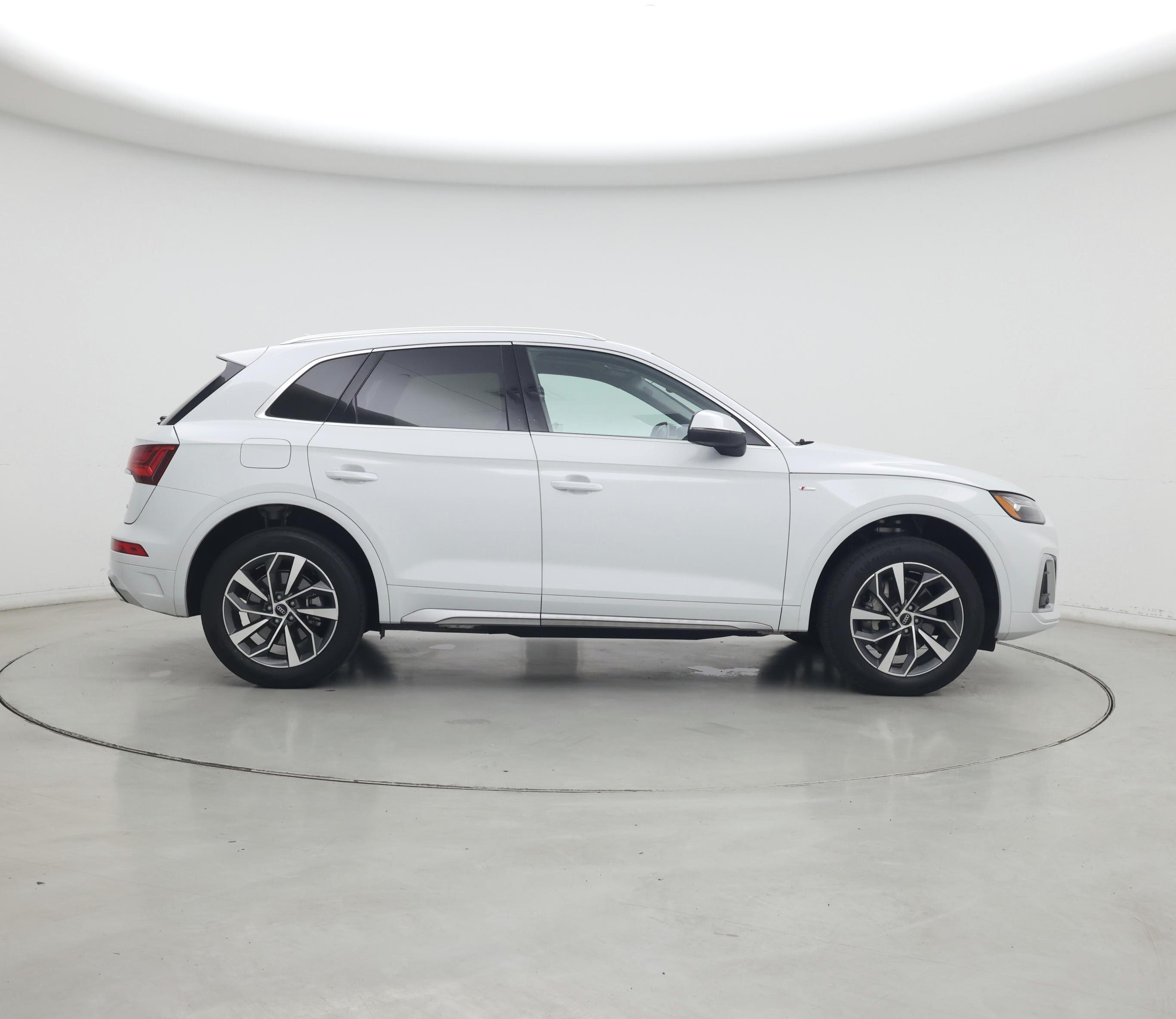 Thumbnail: 2023 Audi Q5 - 7