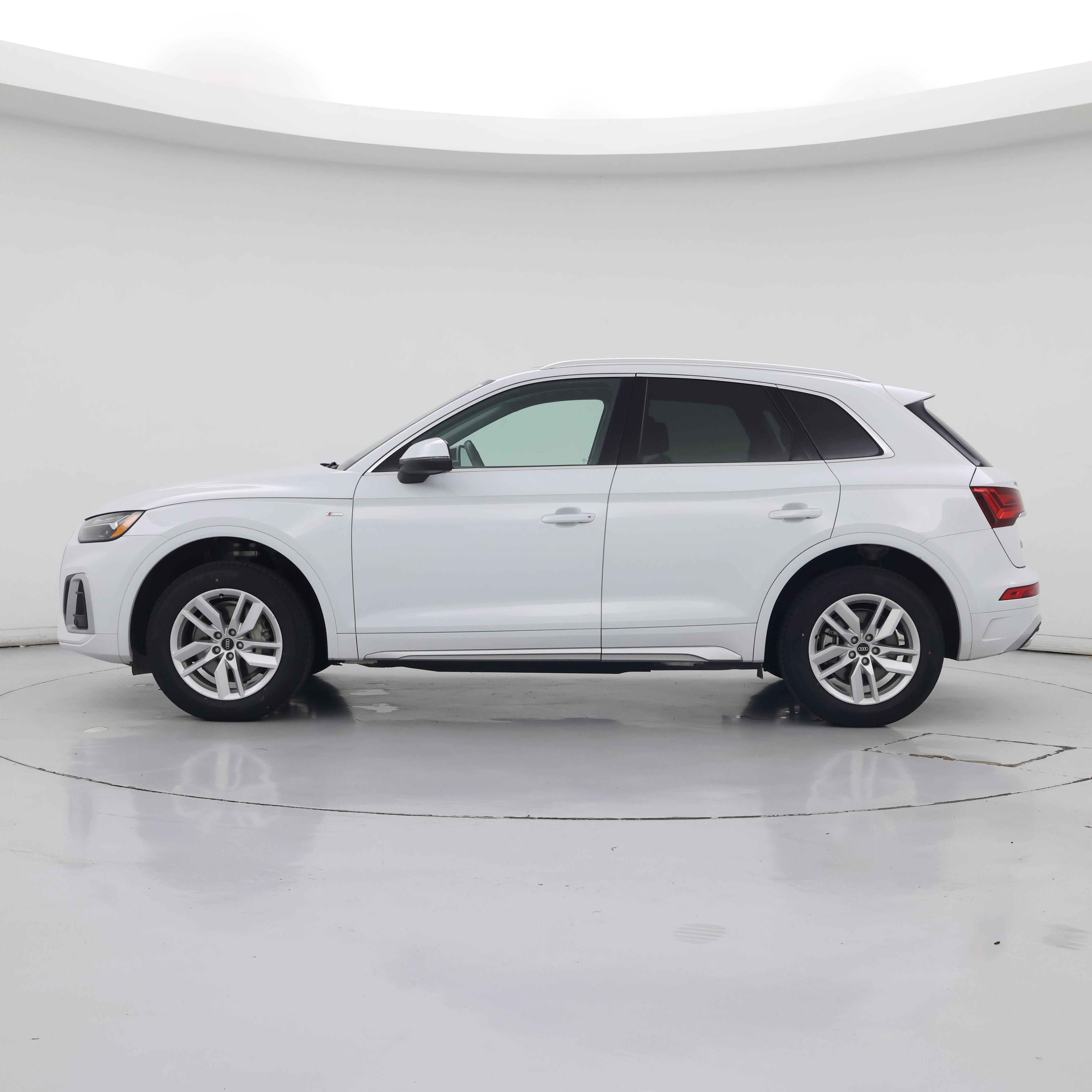Thumbnail: 2023 Audi Q5 - 3