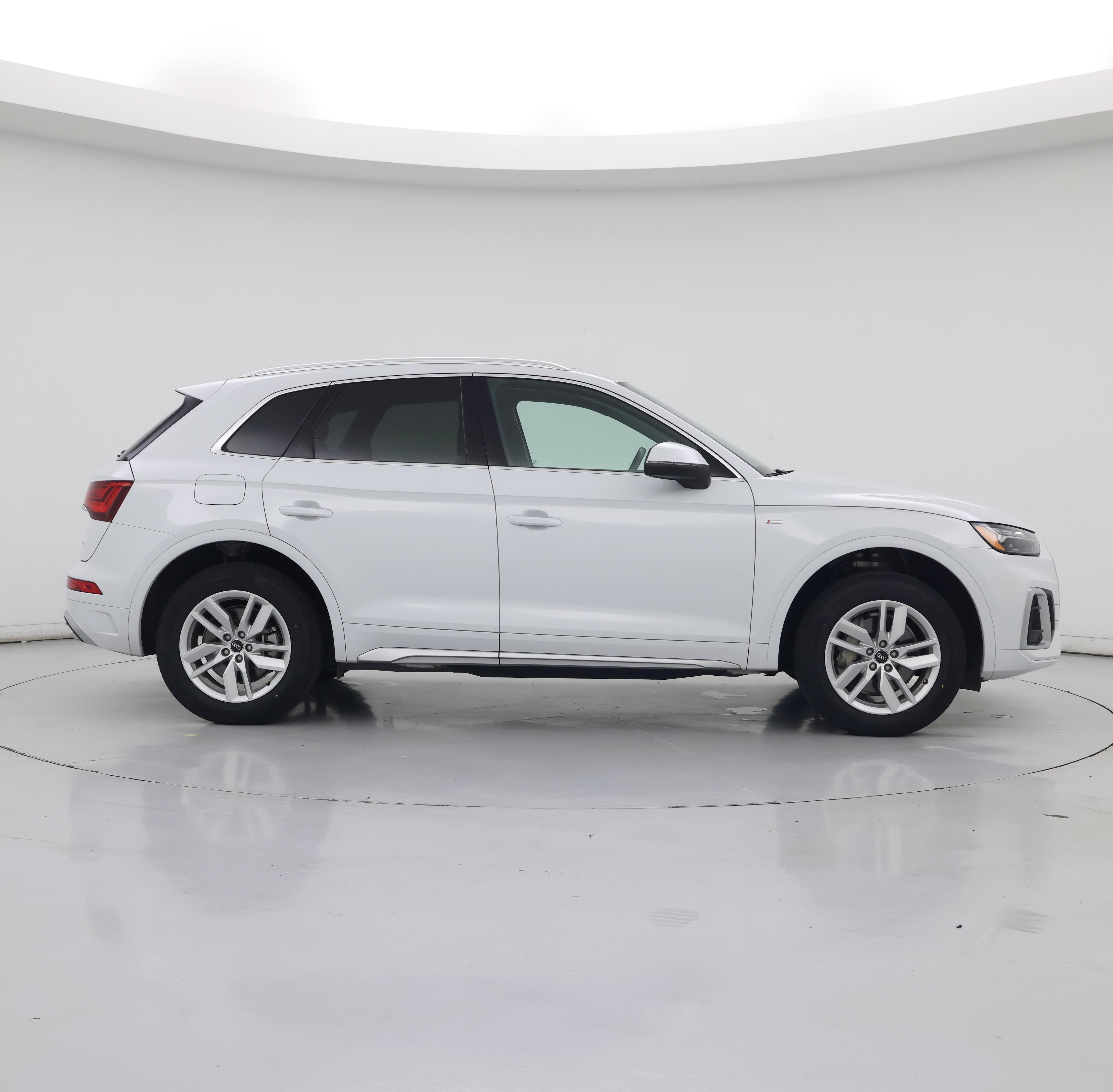 Thumbnail: 2023 Audi Q5 - 7