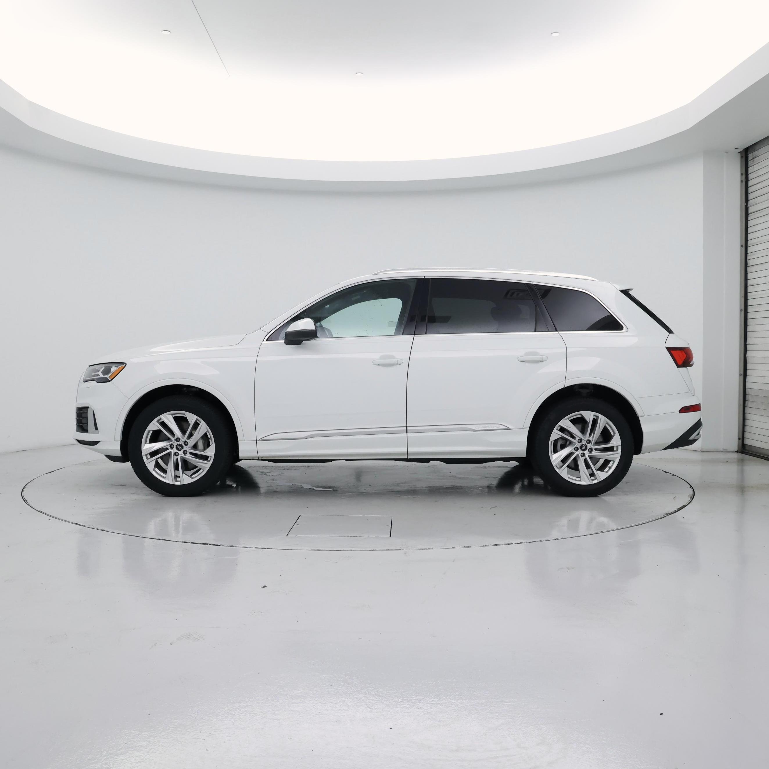 Thumbnail: 2023 Audi Q7 - 3
