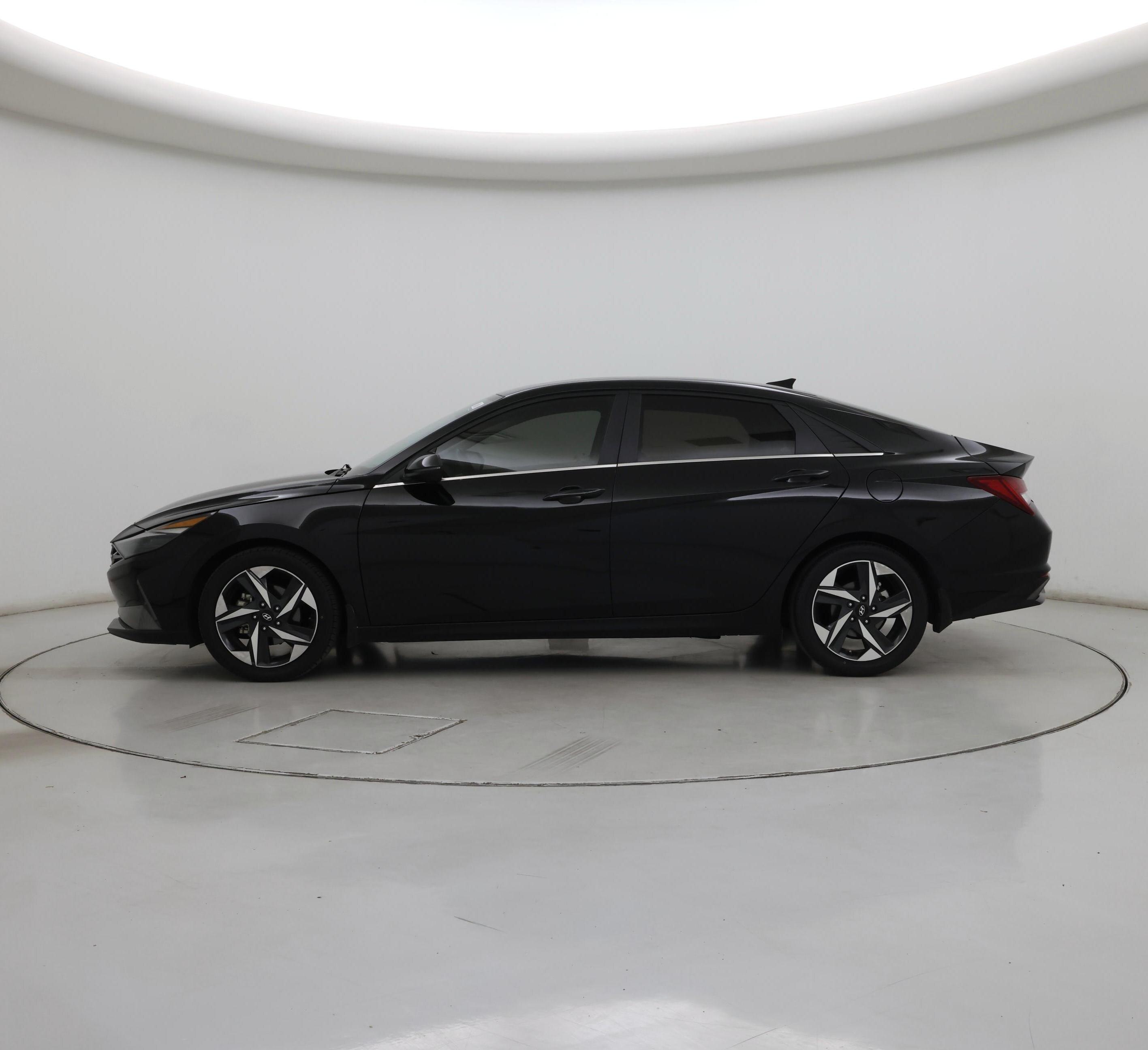 Thumbnail: 2023 Hyundai Elantra - 3