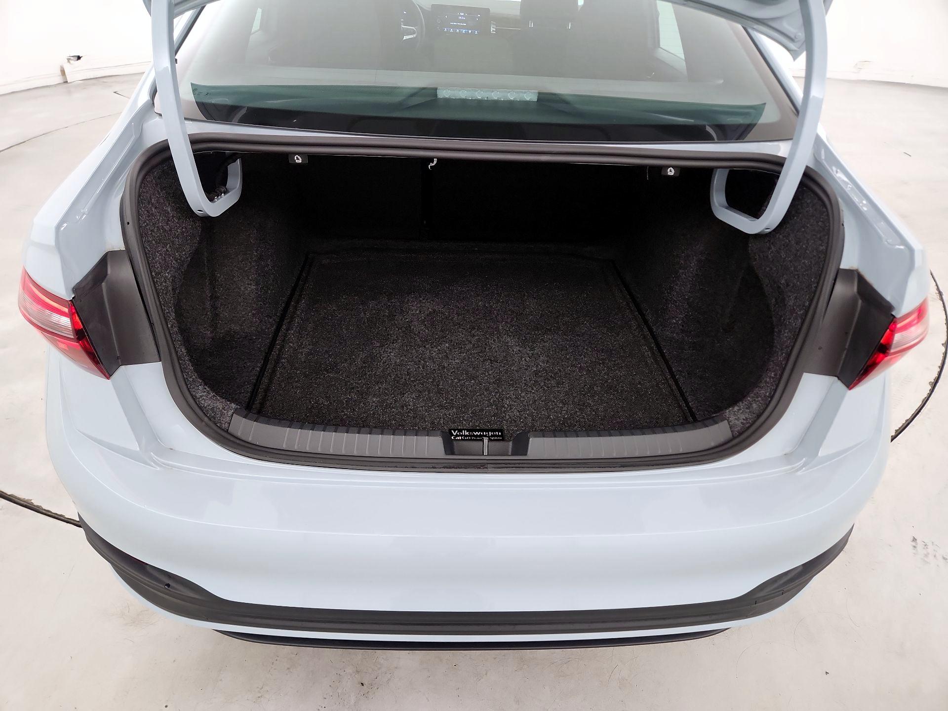 Thumbnail: 2025 Volkswagen Jetta - 18