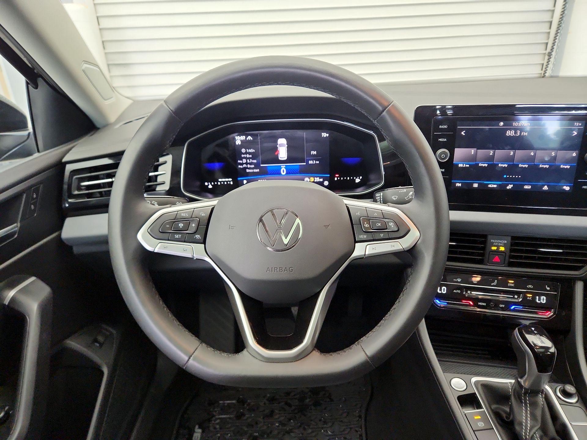 Thumbnail: 2025 Volkswagen Jetta - 10