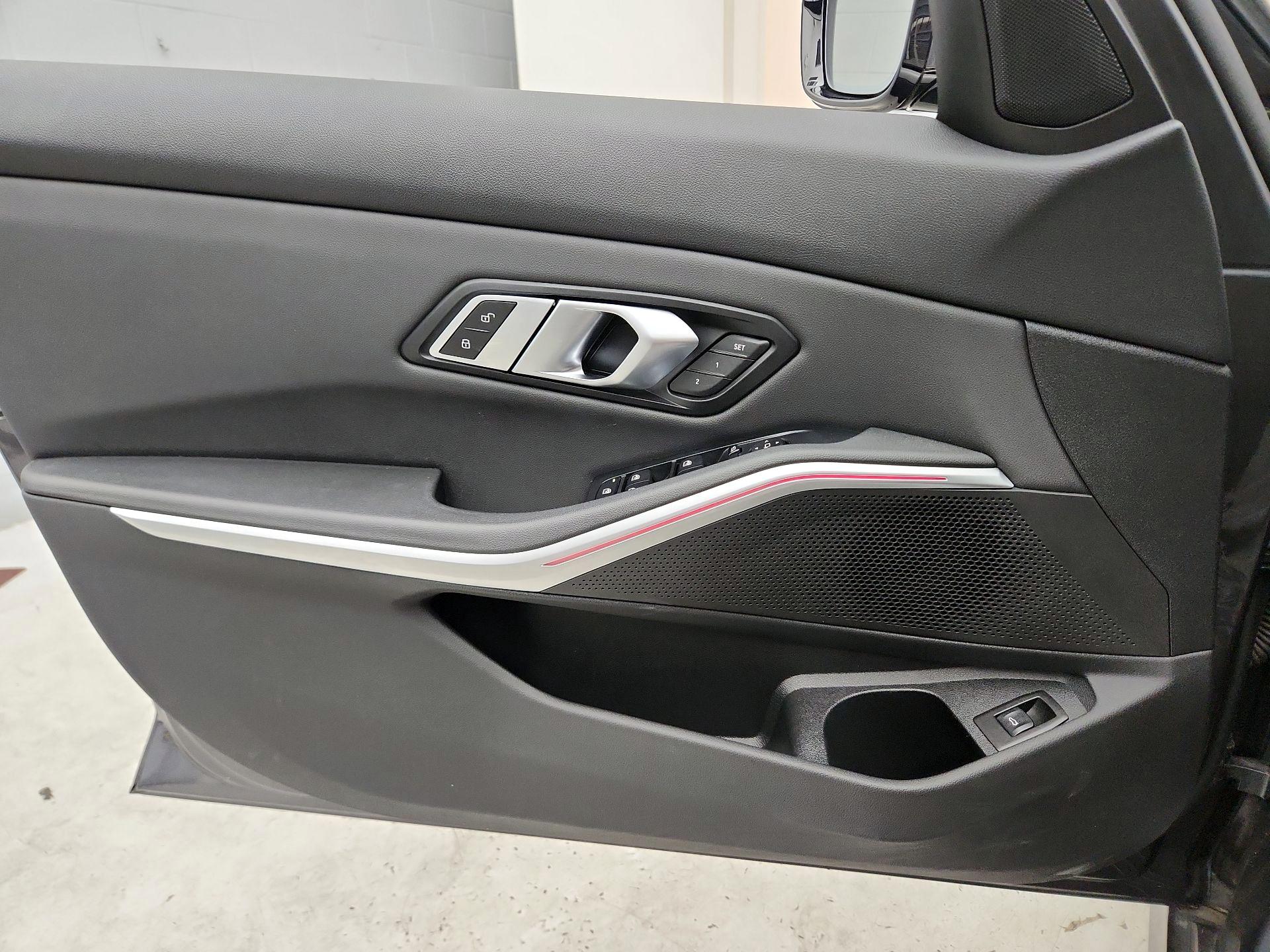 Thumbnail: 2021 BMW 3 Series - 12