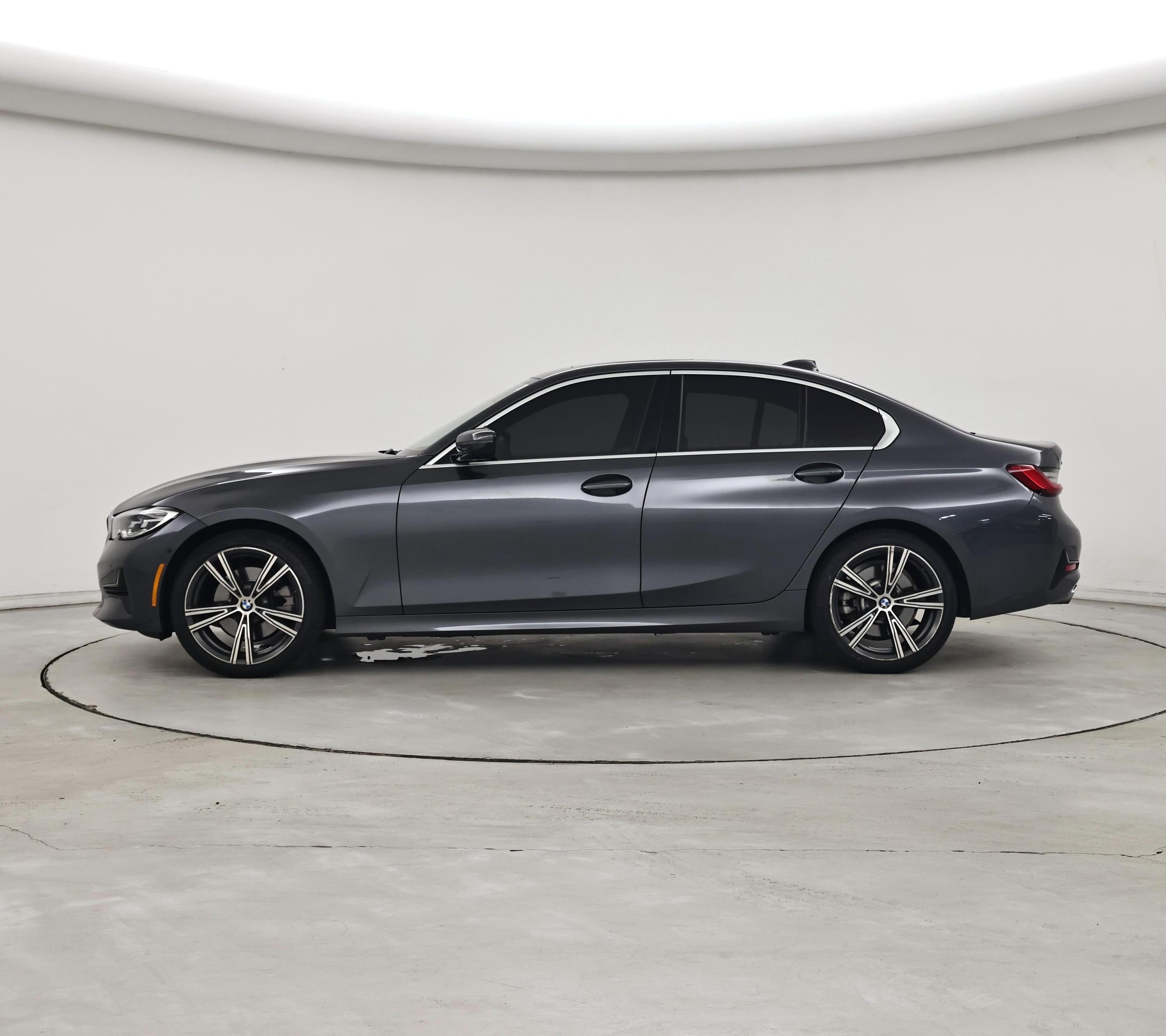 Thumbnail: 2021 BMW 3 Series - 3