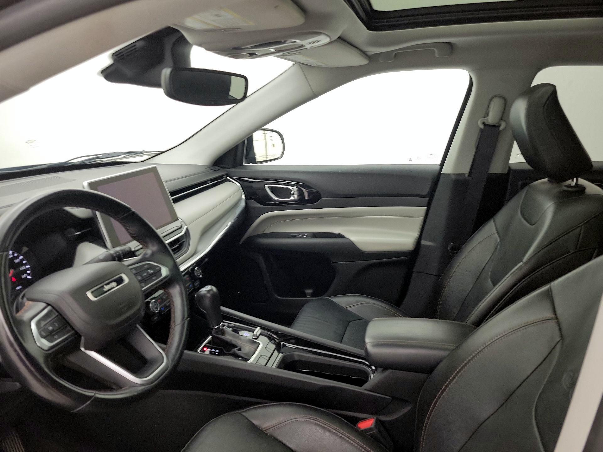 Thumbnail: 2022 Jeep Compass - 11
